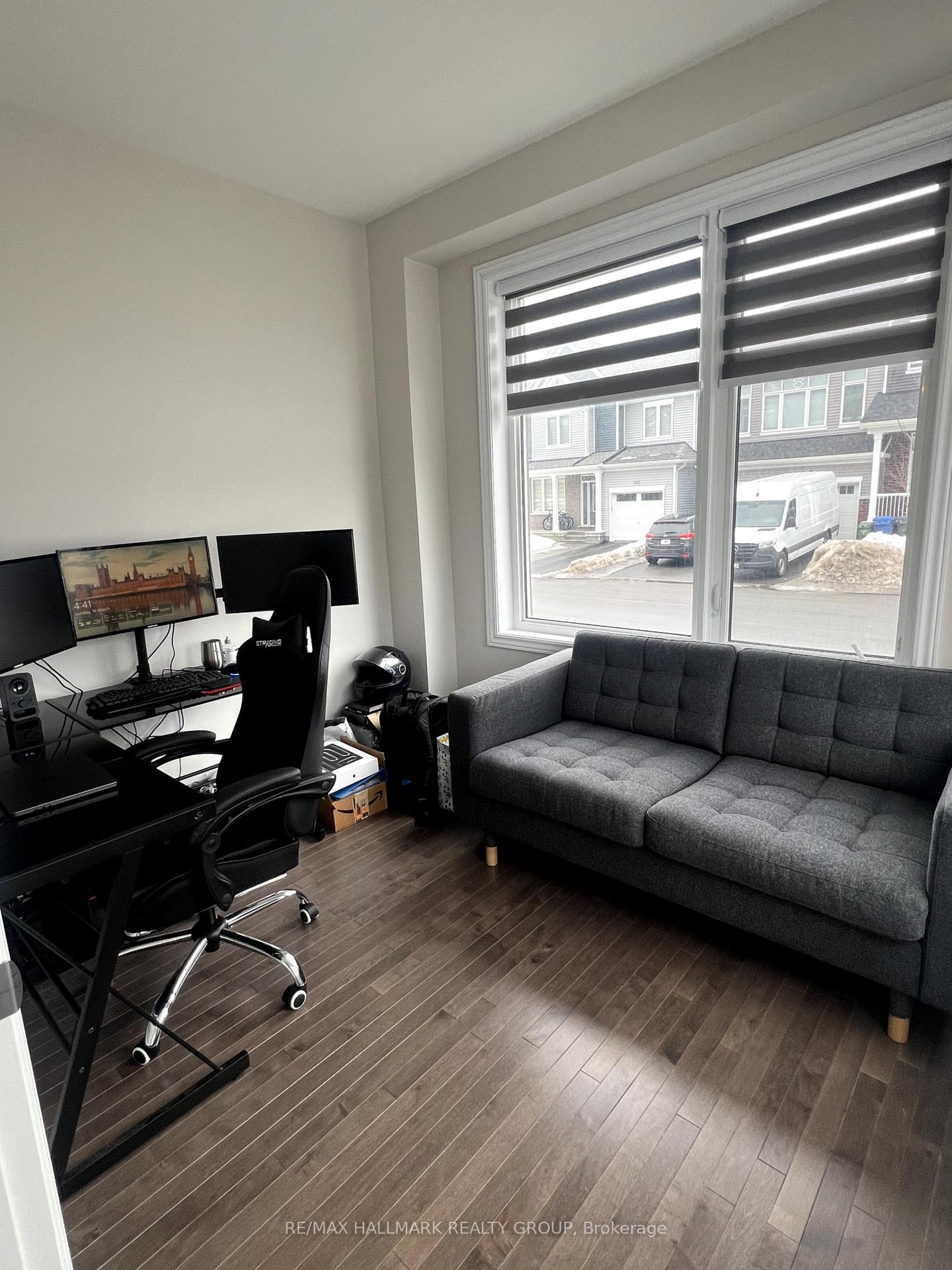 Photo 3 of 701 Vennecy Terrace E, Ottawa, Chapel Hill South - Orleans Village — HOMEH