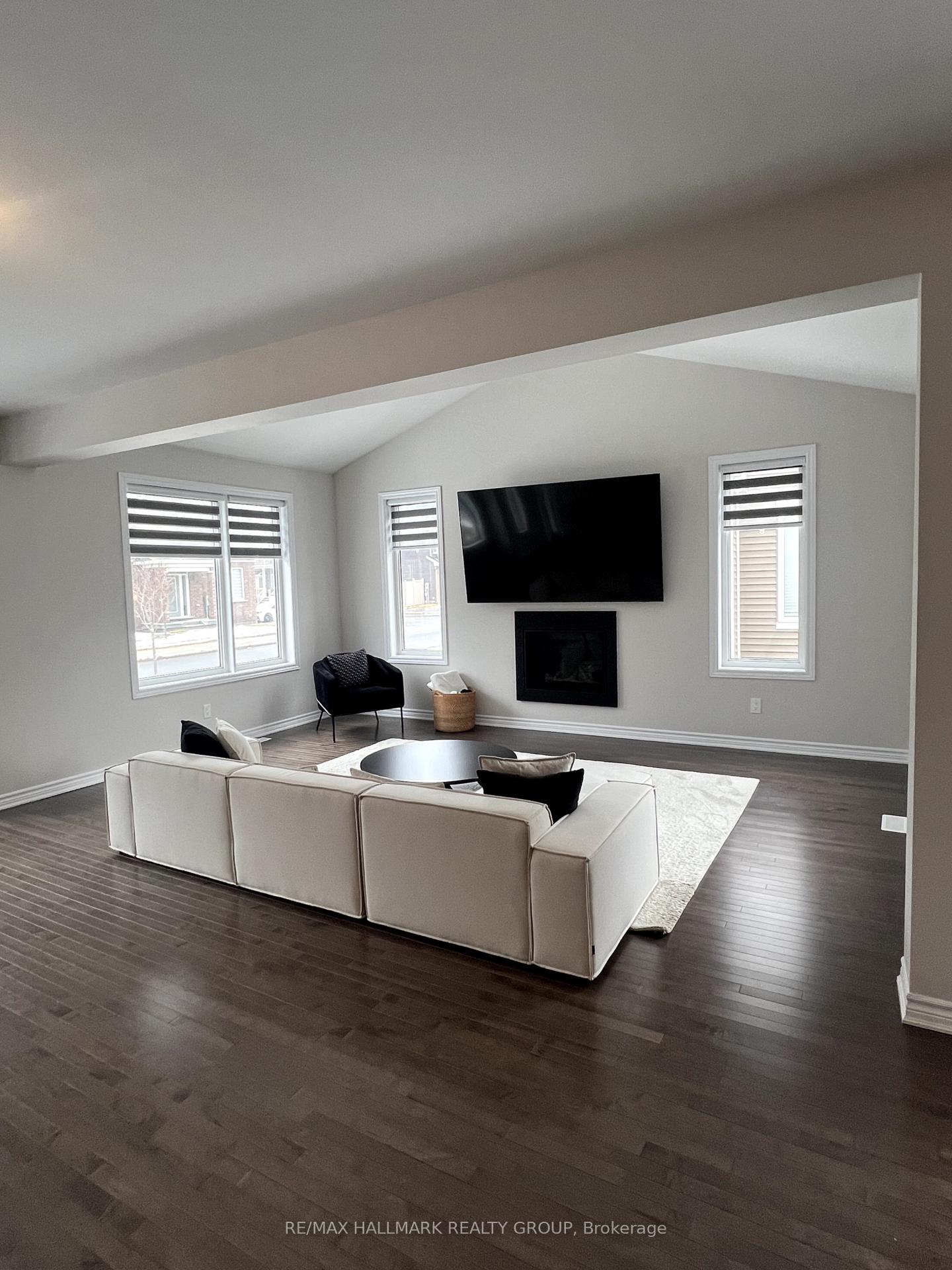 Photo 6 of 701 Vennecy Terrace E, Ottawa, Chapel Hill South - Orleans Village — HOMEH