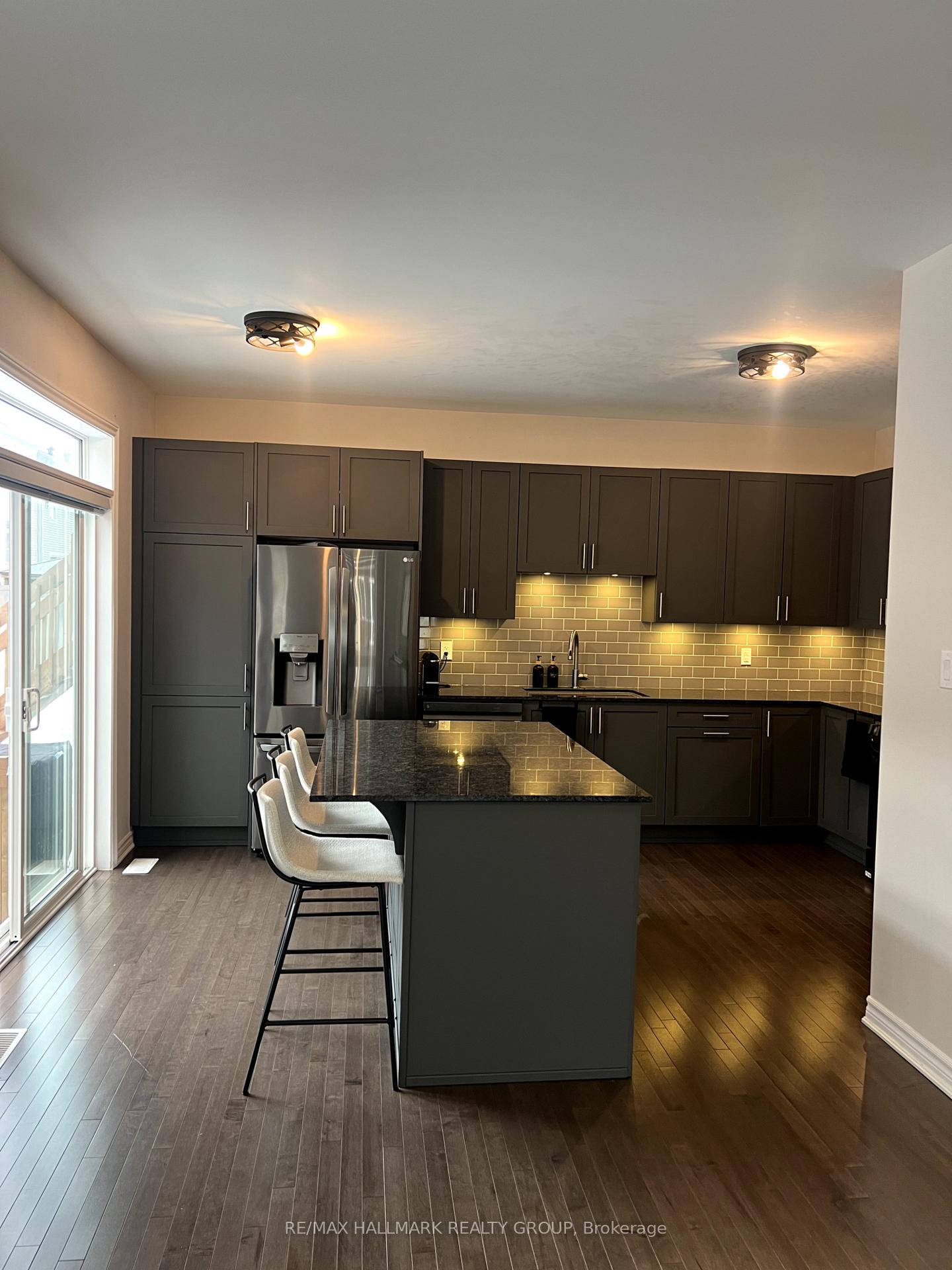 Photo 10 of 701 Vennecy Terrace E, Ottawa, Chapel Hill South - Orleans Village — HOMEH