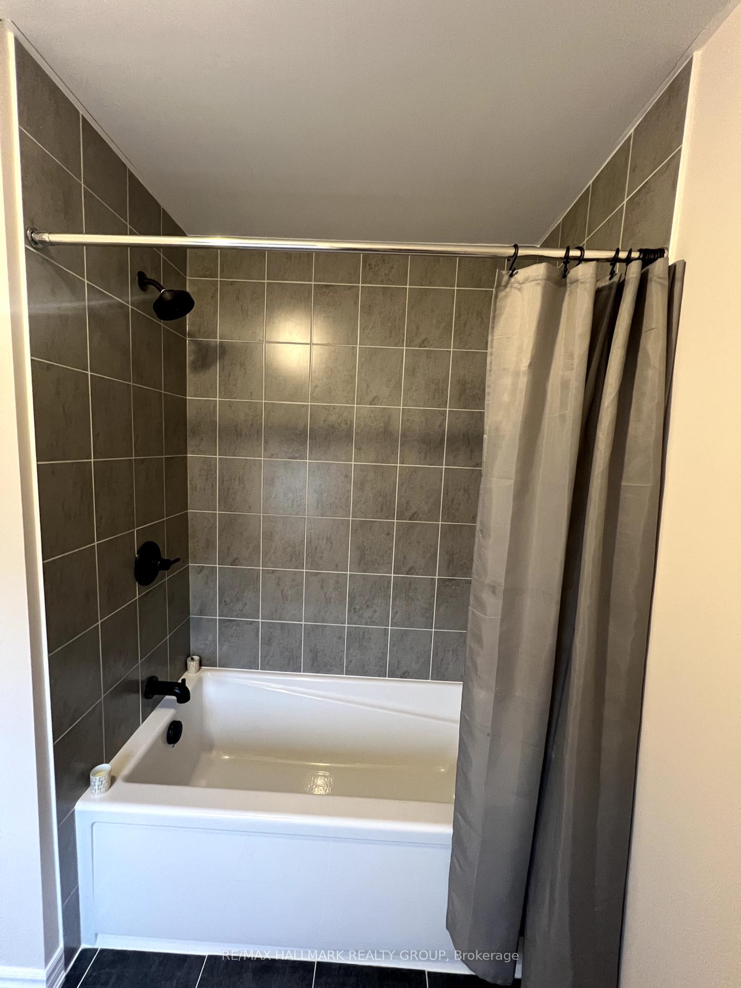 Photo 17 of 701 Vennecy Terrace E, Ottawa, Chapel Hill South - Orleans Village — HOMEH