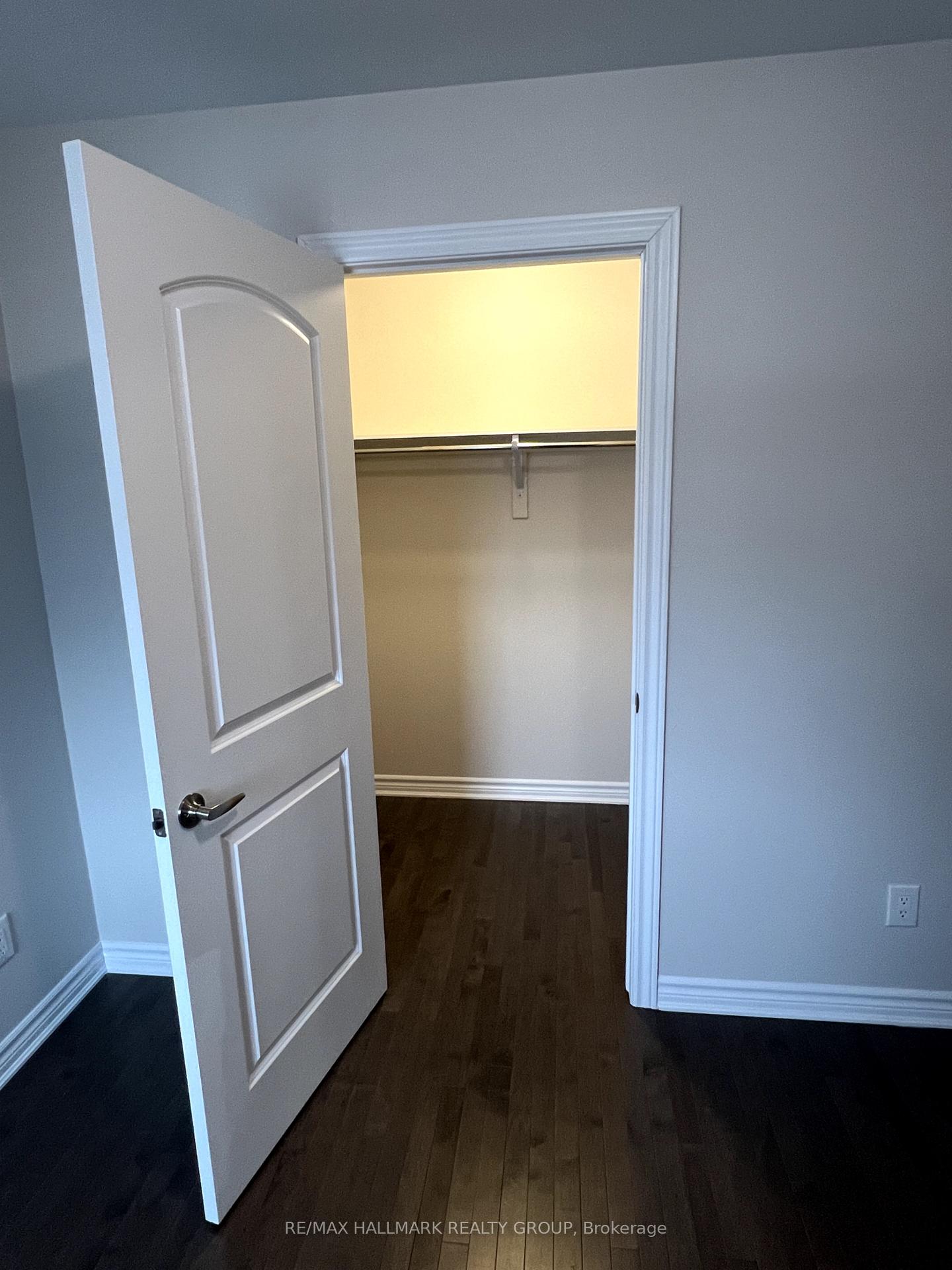 Photo 20 of 701 Vennecy Terrace E, Ottawa, Chapel Hill South - Orleans Village — HOMEH