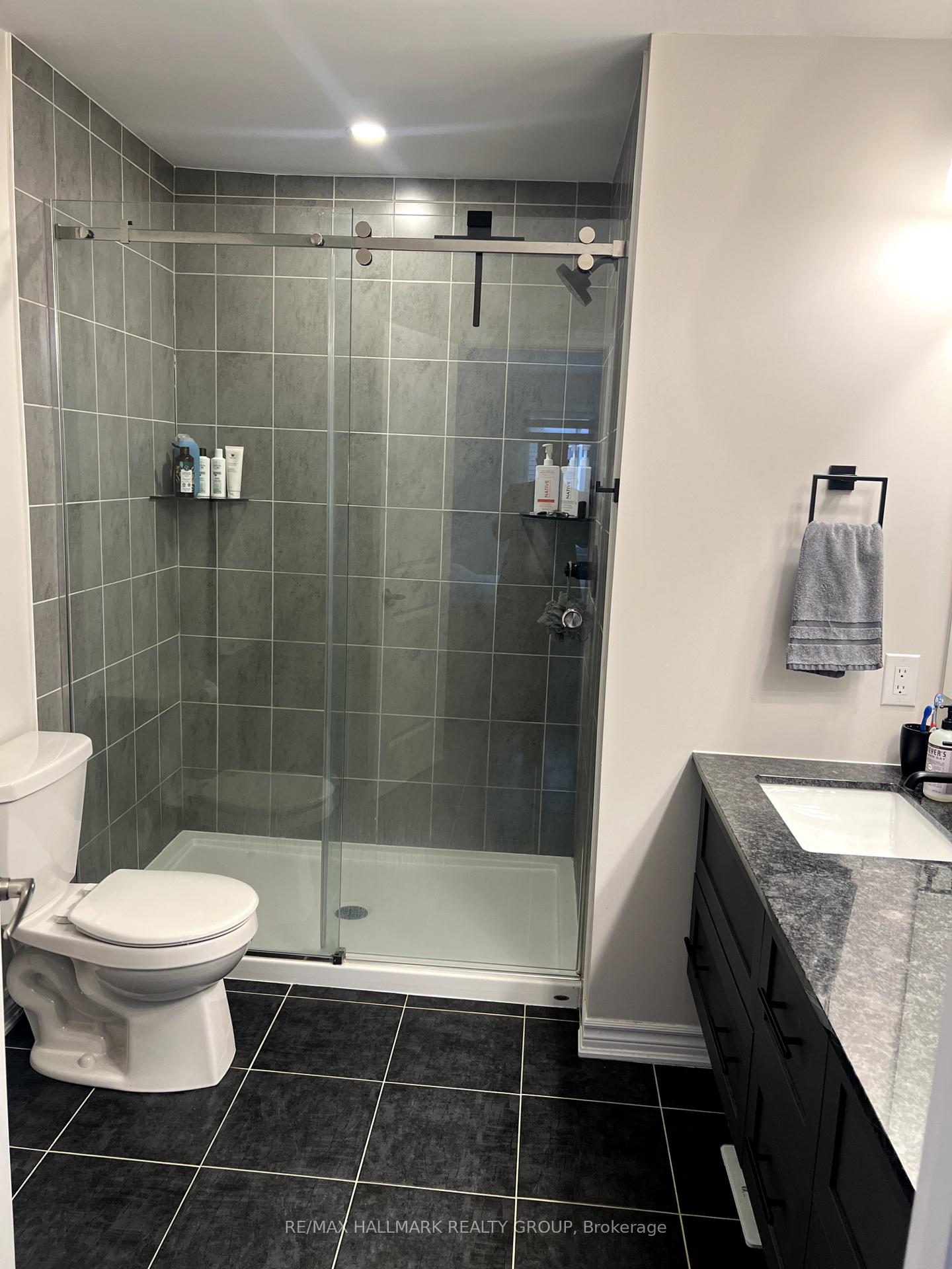 Photo 25 of 701 Vennecy Terrace E, Ottawa, Chapel Hill South - Orleans Village — HOMEH