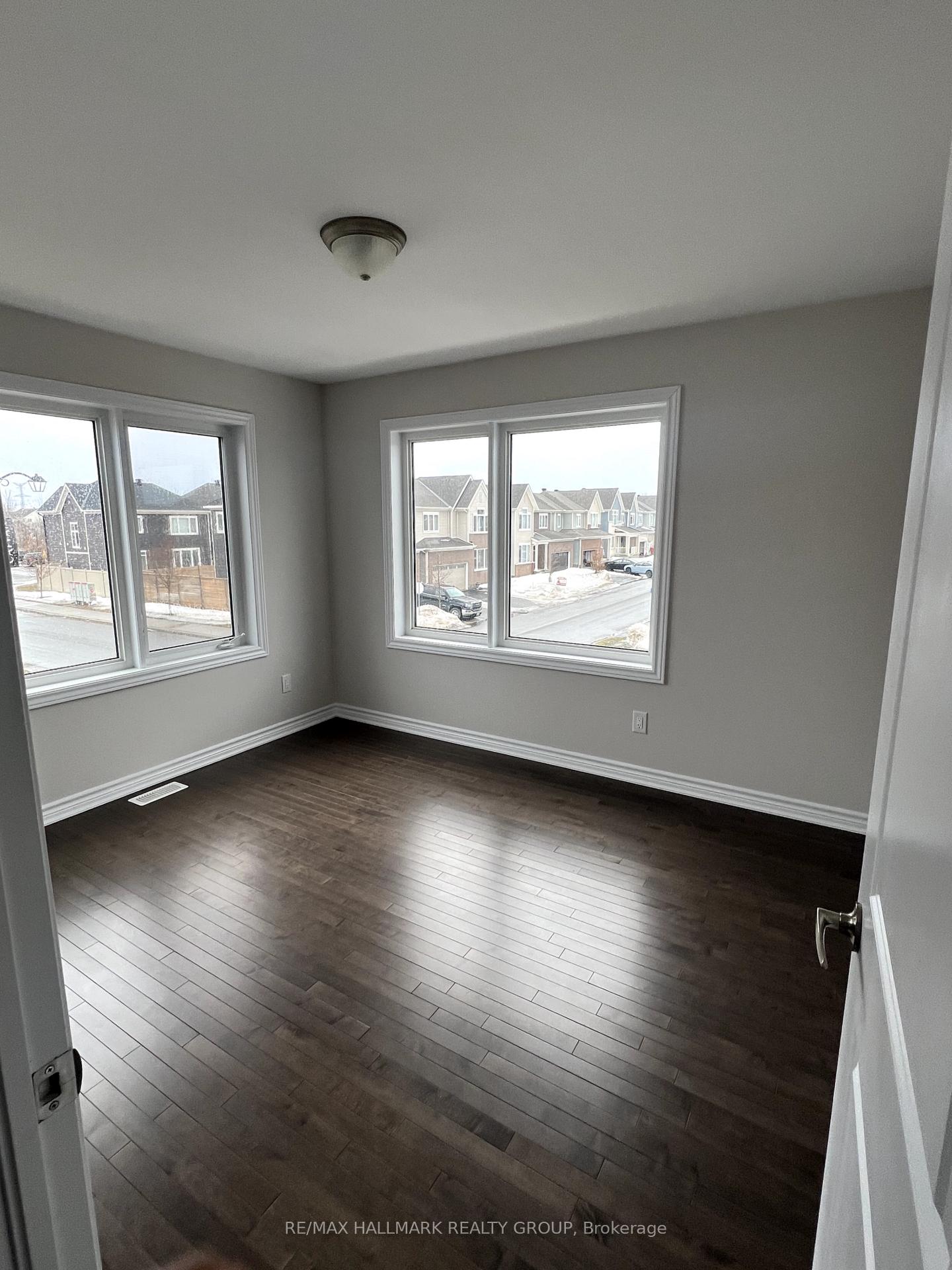 Photo 27 of 701 Vennecy Terrace E, Ottawa, Chapel Hill South - Orleans Village — HOMEH