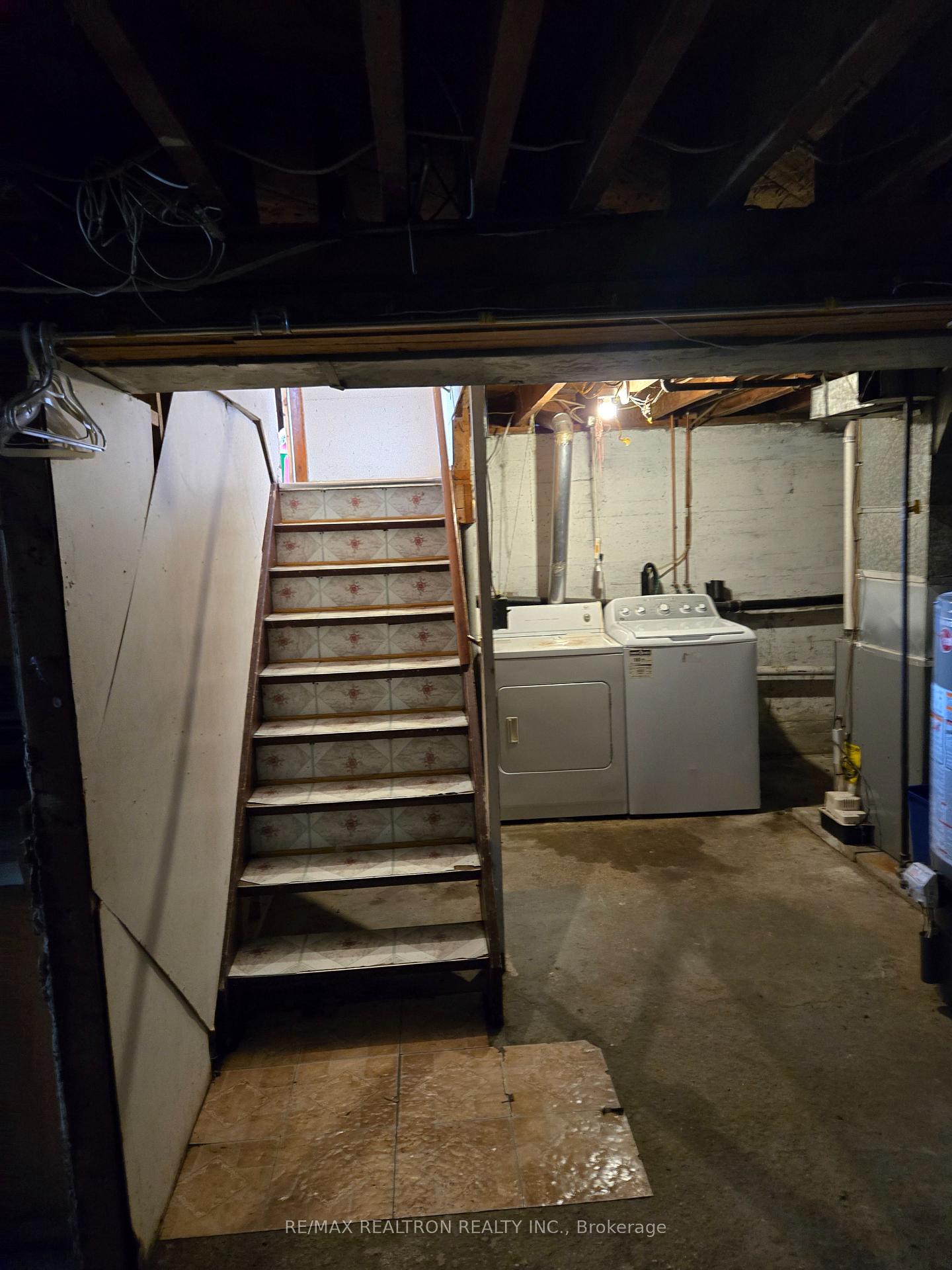 Photo 6 of 81 Dufferin Street, Orillia — HOMEH
