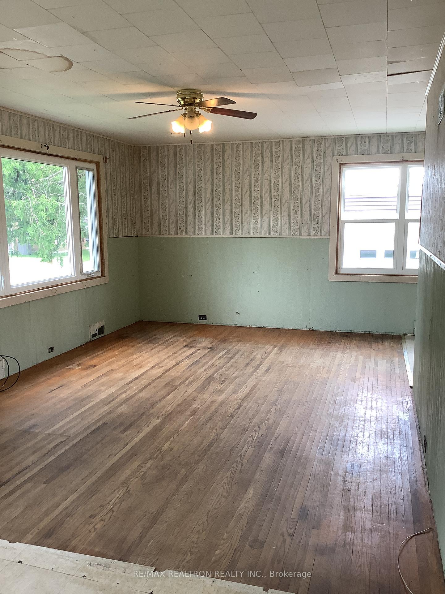 Photo 12 of 81 Dufferin Street, Orillia — HOMEH