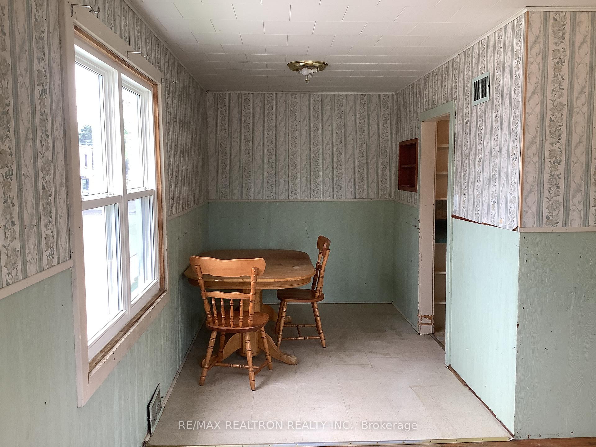 Photo 14 of 81 Dufferin Street, Orillia — HOMEH