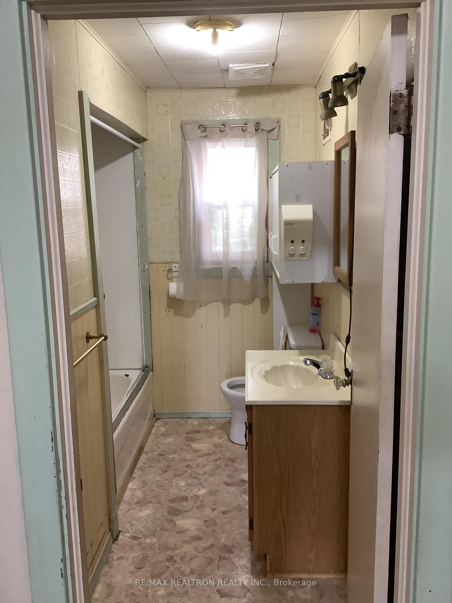 Photo 17 of 81 Dufferin Street, Orillia — HOMEH