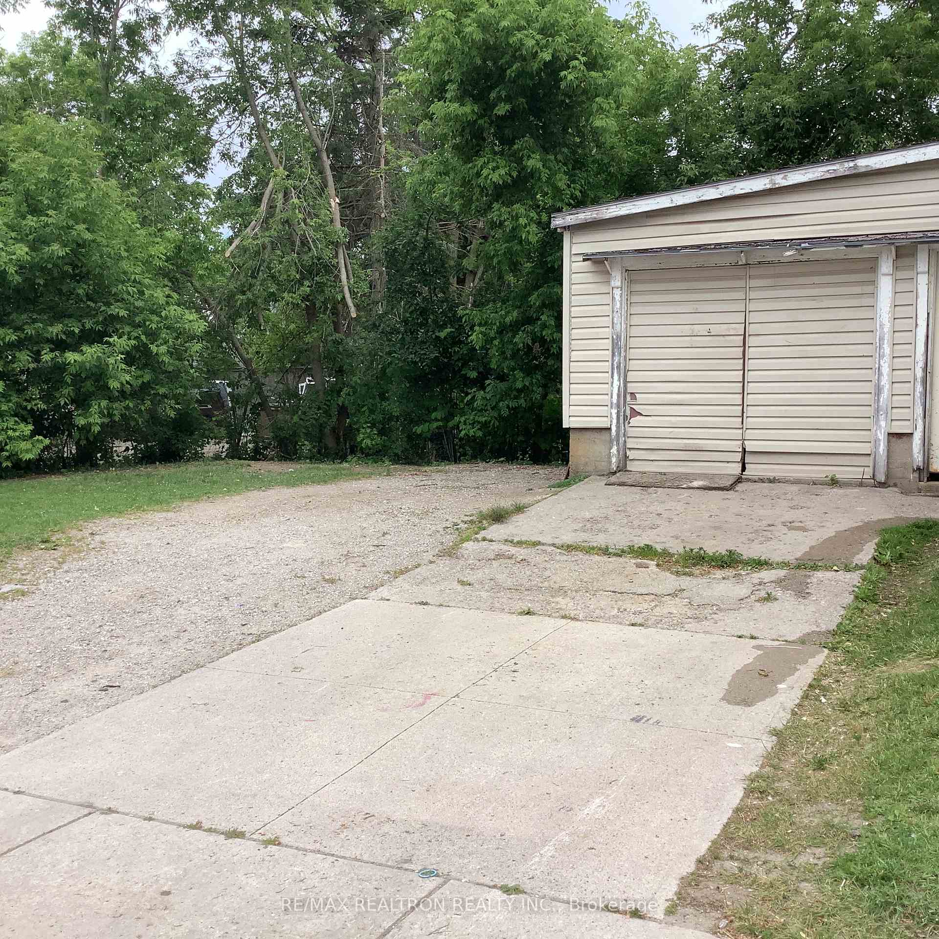 Photo 23 of 81 Dufferin Street, Orillia — HOMEH