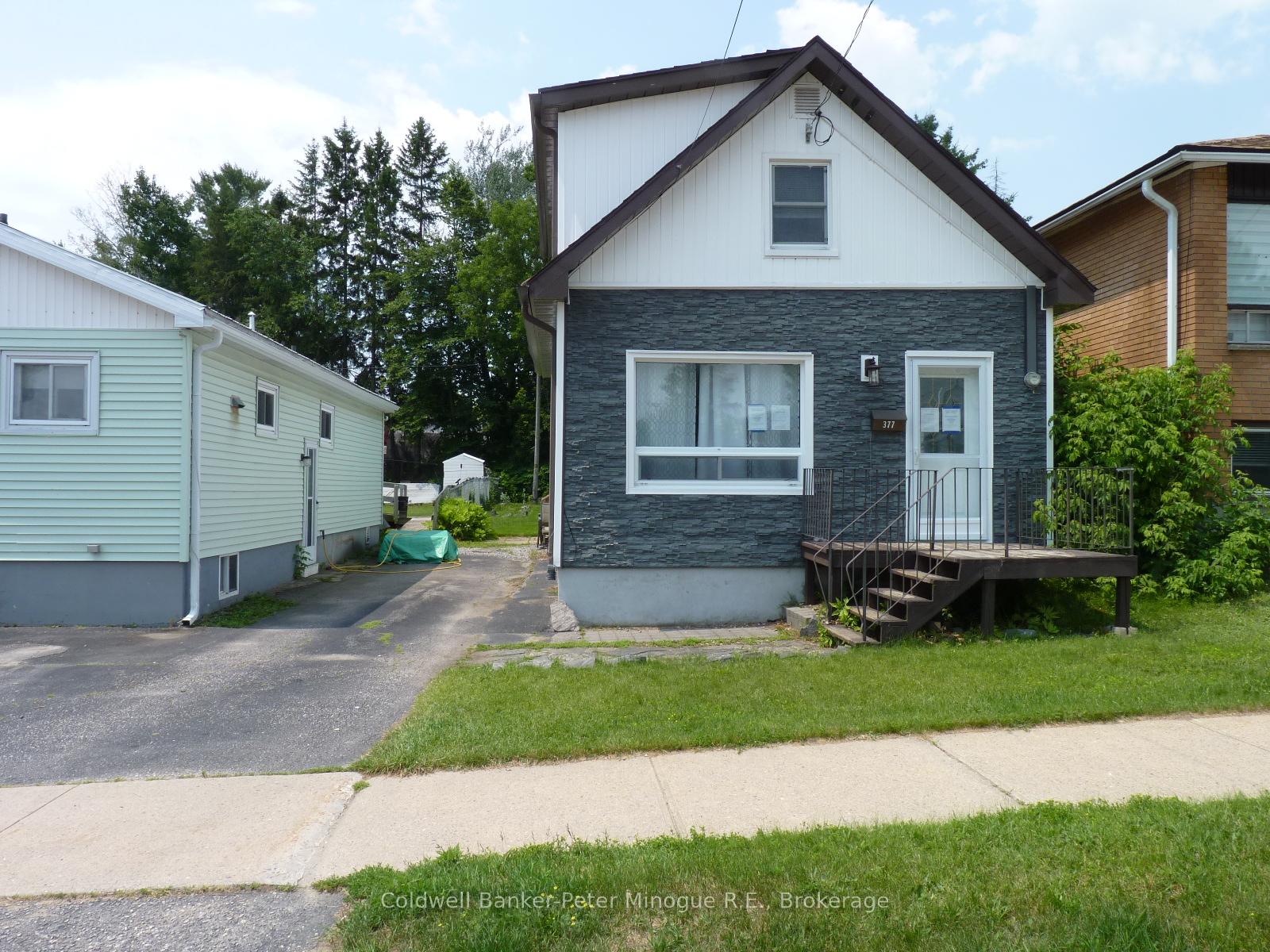 Front of 377 Duke Street W