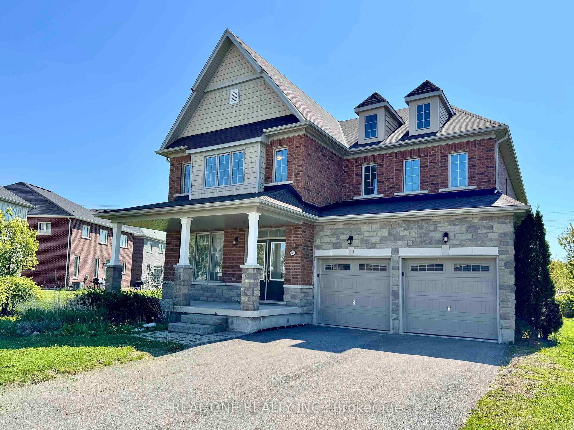 Photo 2 of 7570 Goldenrod Trail, Niagara Falls, Brown — HOMEH