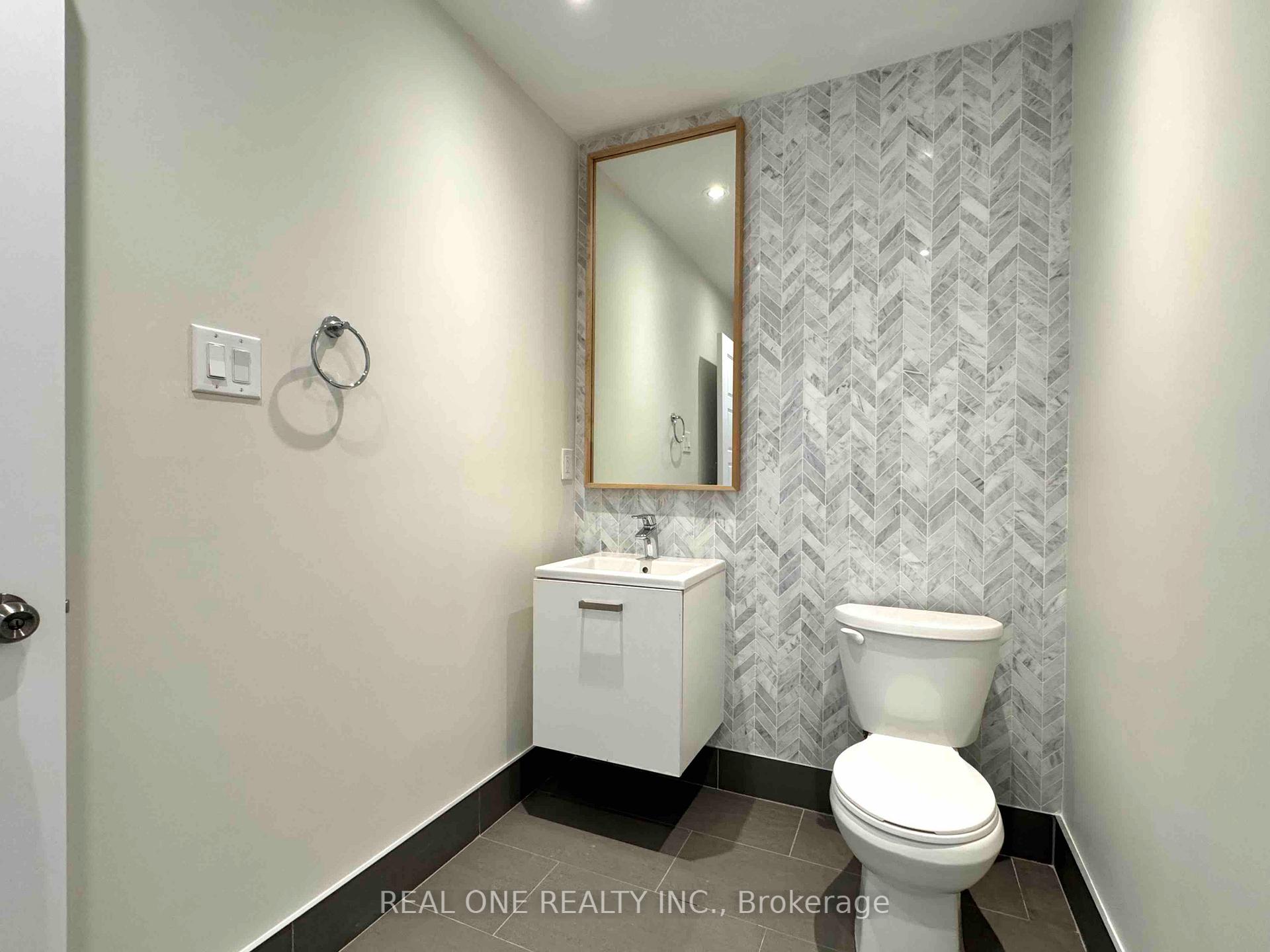 Photo 10 of 7570 Goldenrod Trail, Niagara Falls, Brown — HOMEH