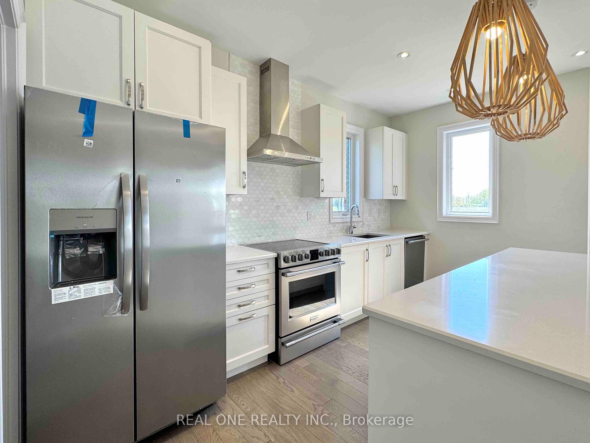 Photo 12 of 7570 Goldenrod Trail, Niagara Falls, Brown — HOMEH