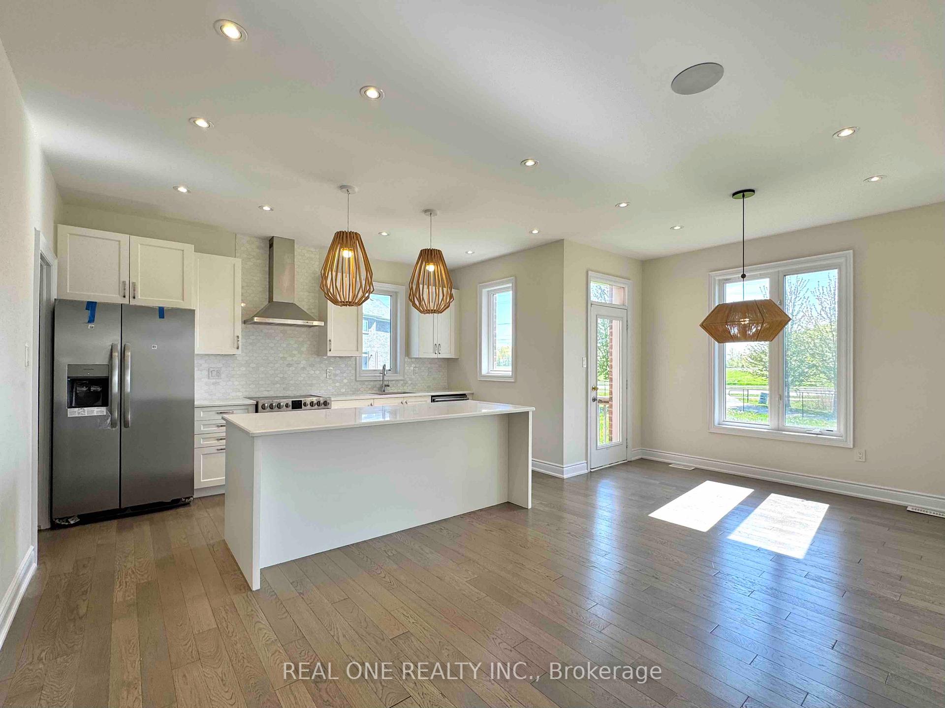 Photo 14 of 7570 Goldenrod Trail, Niagara Falls, Brown — HOMEH