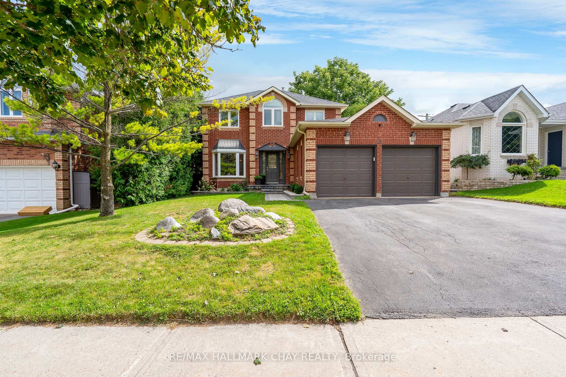 Photo 4 of 95 Banting Drive, New Tecumseth, Alliston — HOMEH