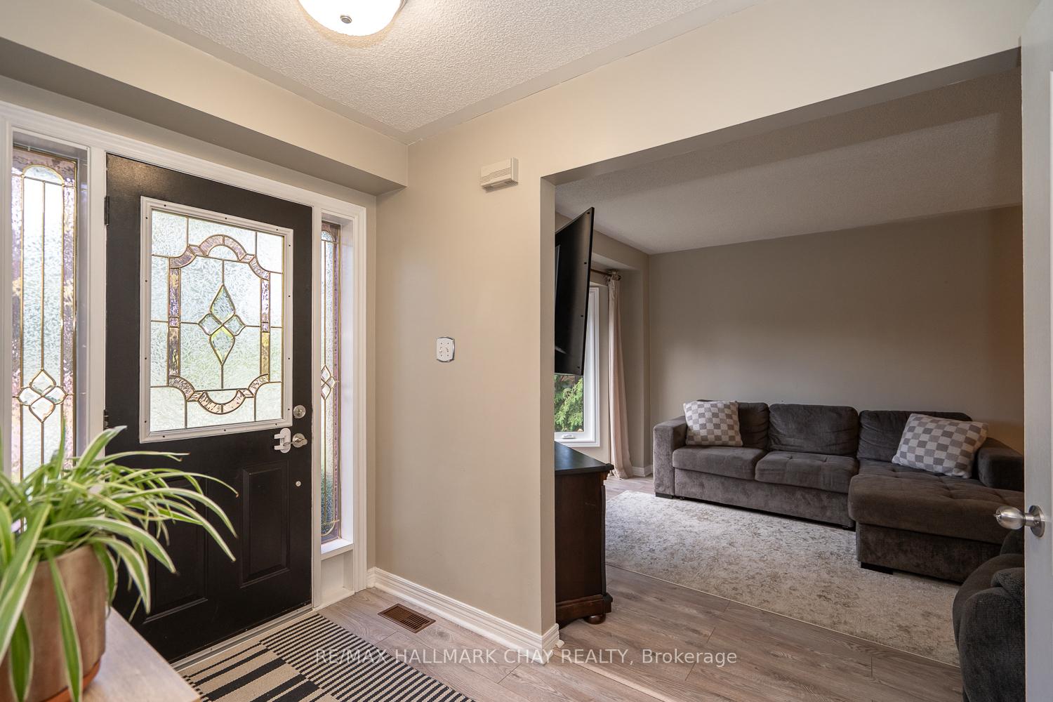 Photo 6 of 95 Banting Drive, New Tecumseth, Alliston — HOMEH