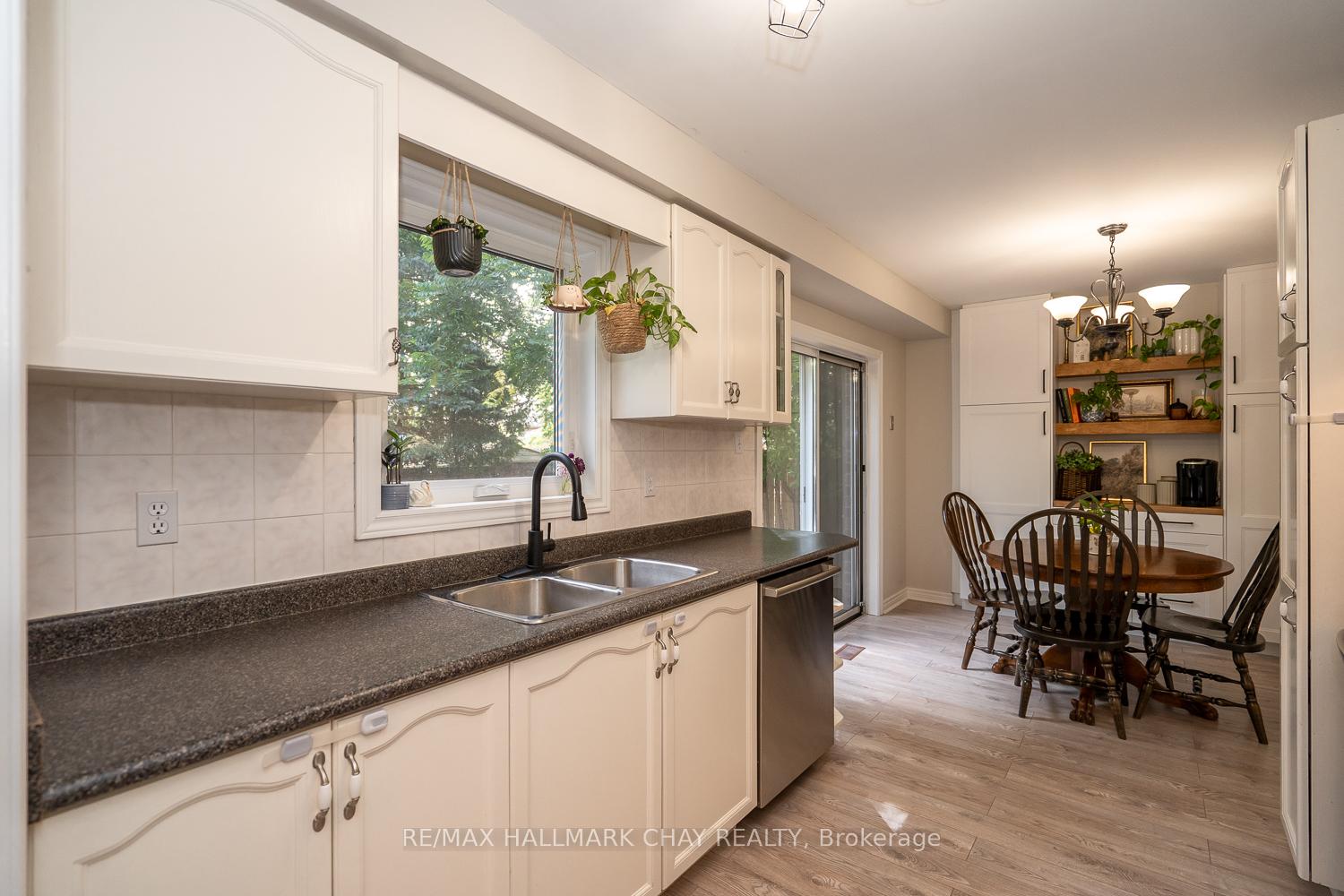 Photo 14 of 95 Banting Drive, New Tecumseth, Alliston — HOMEH