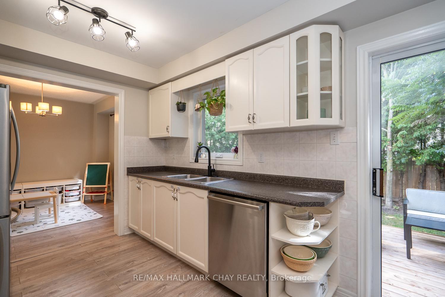 Photo 16 of 95 Banting Drive, New Tecumseth, Alliston — HOMEH