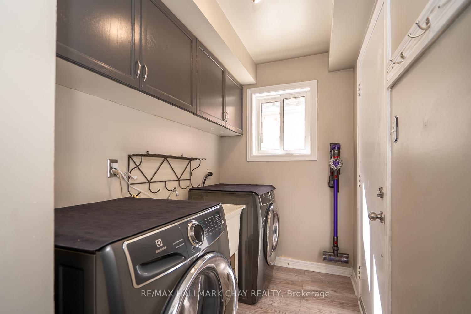 Photo 22 of 95 Banting Drive, New Tecumseth, Alliston — HOMEH