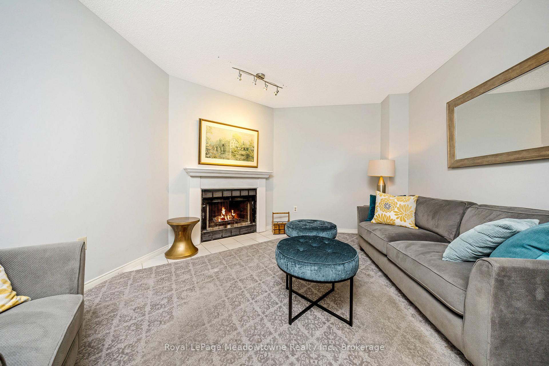 Photo 7 of Unit 6, 500 Silverthorne Crescent, Mississauga, Hurontario — HOMEH