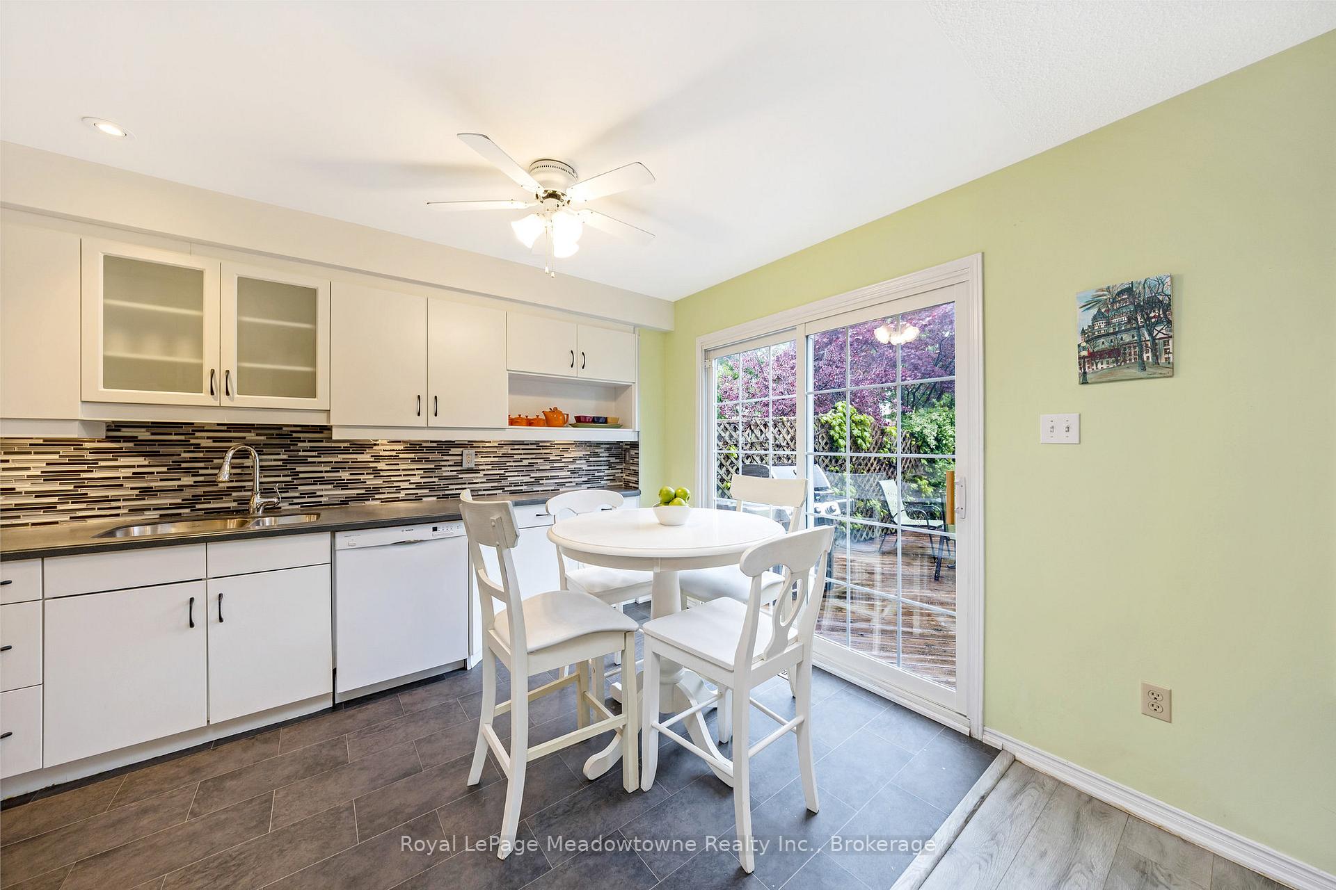 Photo 12 of Unit 6, 500 Silverthorne Crescent, Mississauga, Hurontario — HOMEH