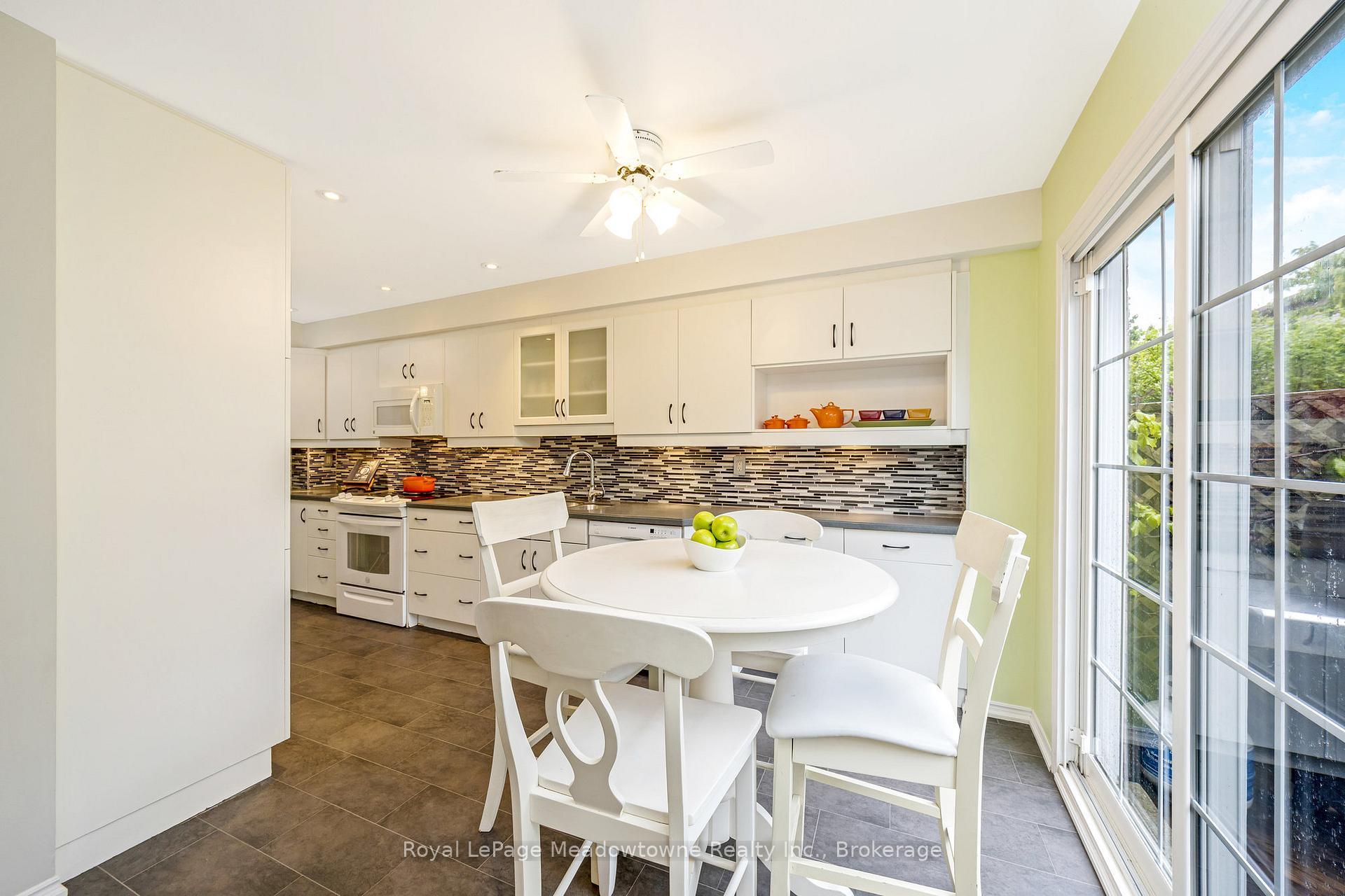 Photo 13 of Unit 6, 500 Silverthorne Crescent, Mississauga, Hurontario — HOMEH
