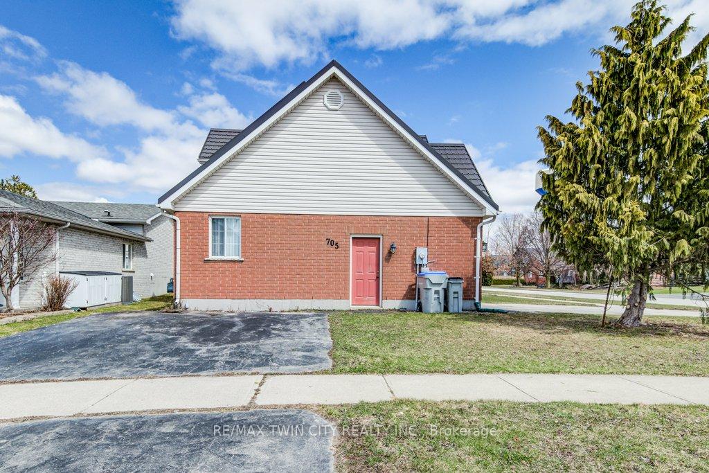 Photo 47 of 705 Lavery Street, North Perth, Listowel — HOMEH