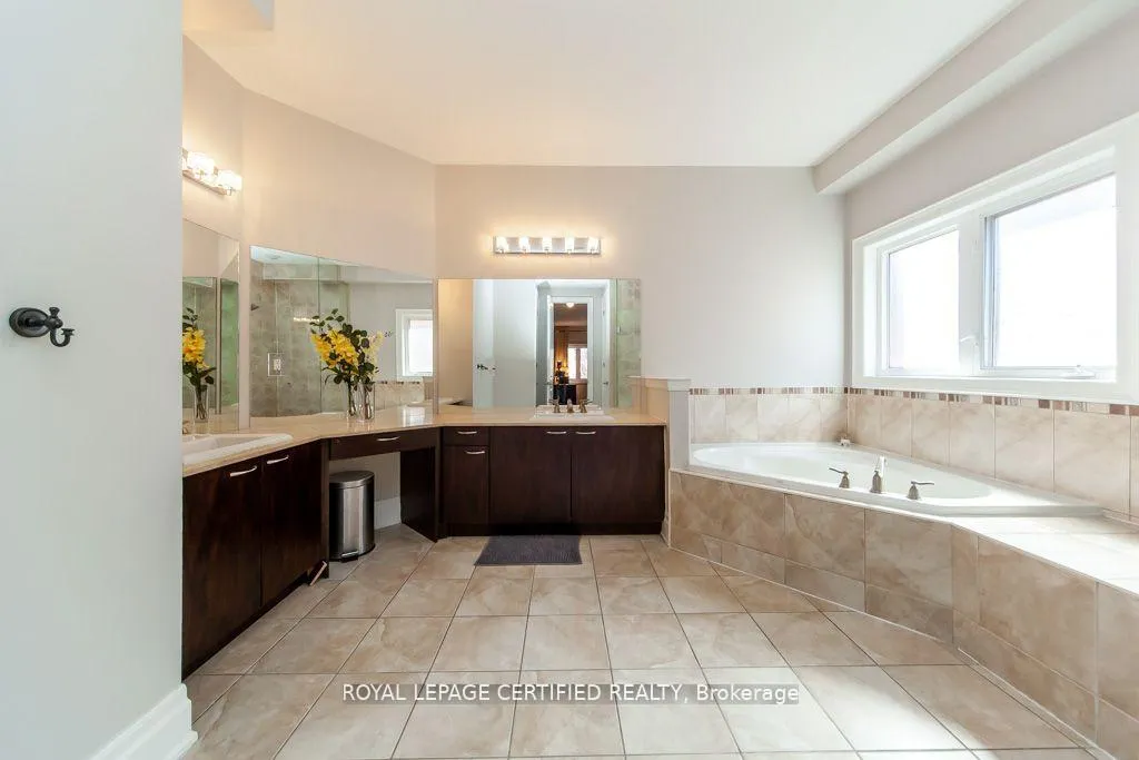 Photo 55 of 3420 Mistwell Crescent, Oakville, Bronte — HOMEH