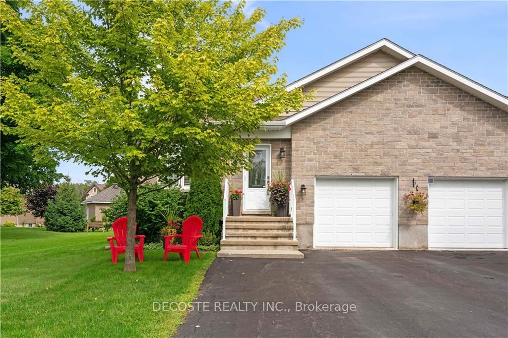 Photo 2 of 133 St George Street E, North Glengarry, Alexandria — HOMEH