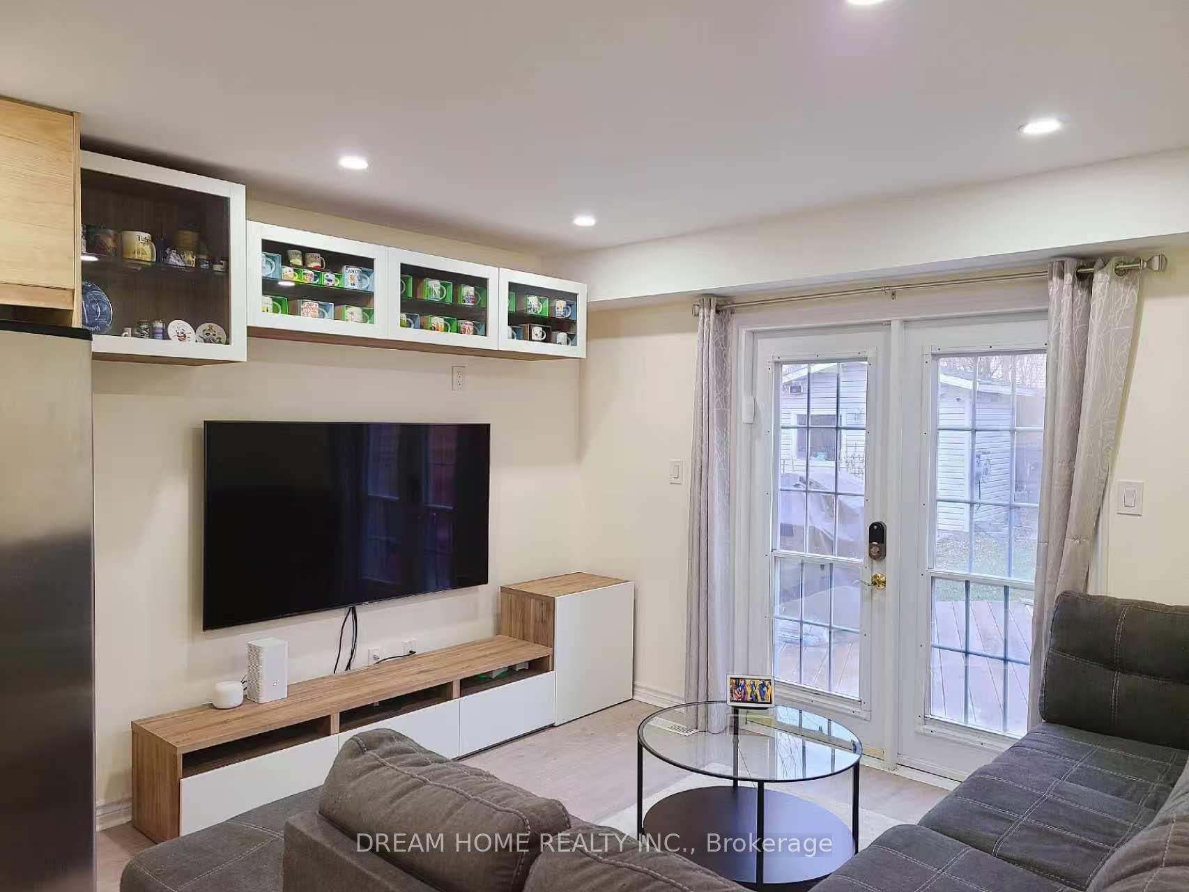 Photo 8 of 6452 Chaumont Crescent, Mississauga, Meadowvale Village — HOMEH