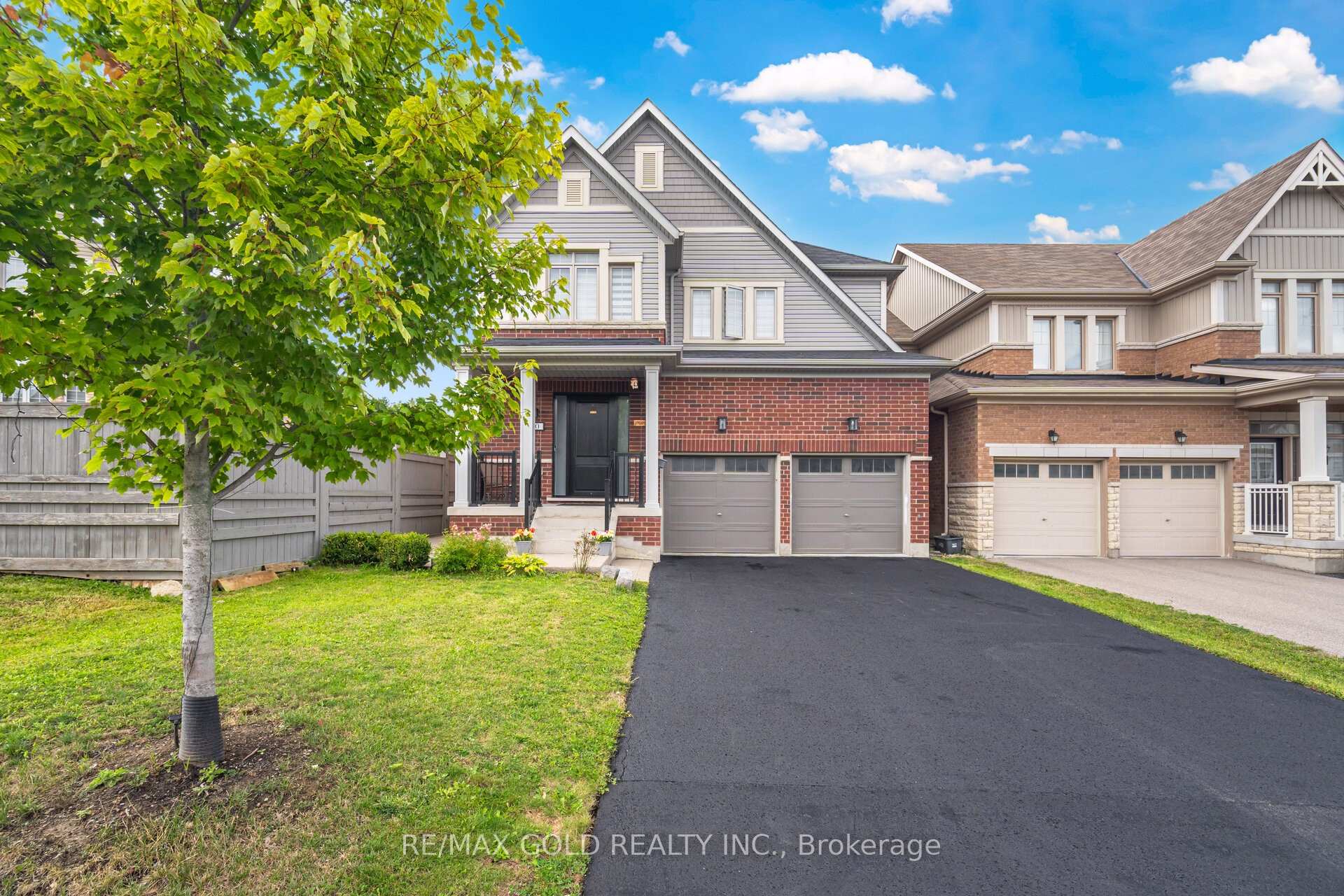 Front of 10 Donnan Drive W