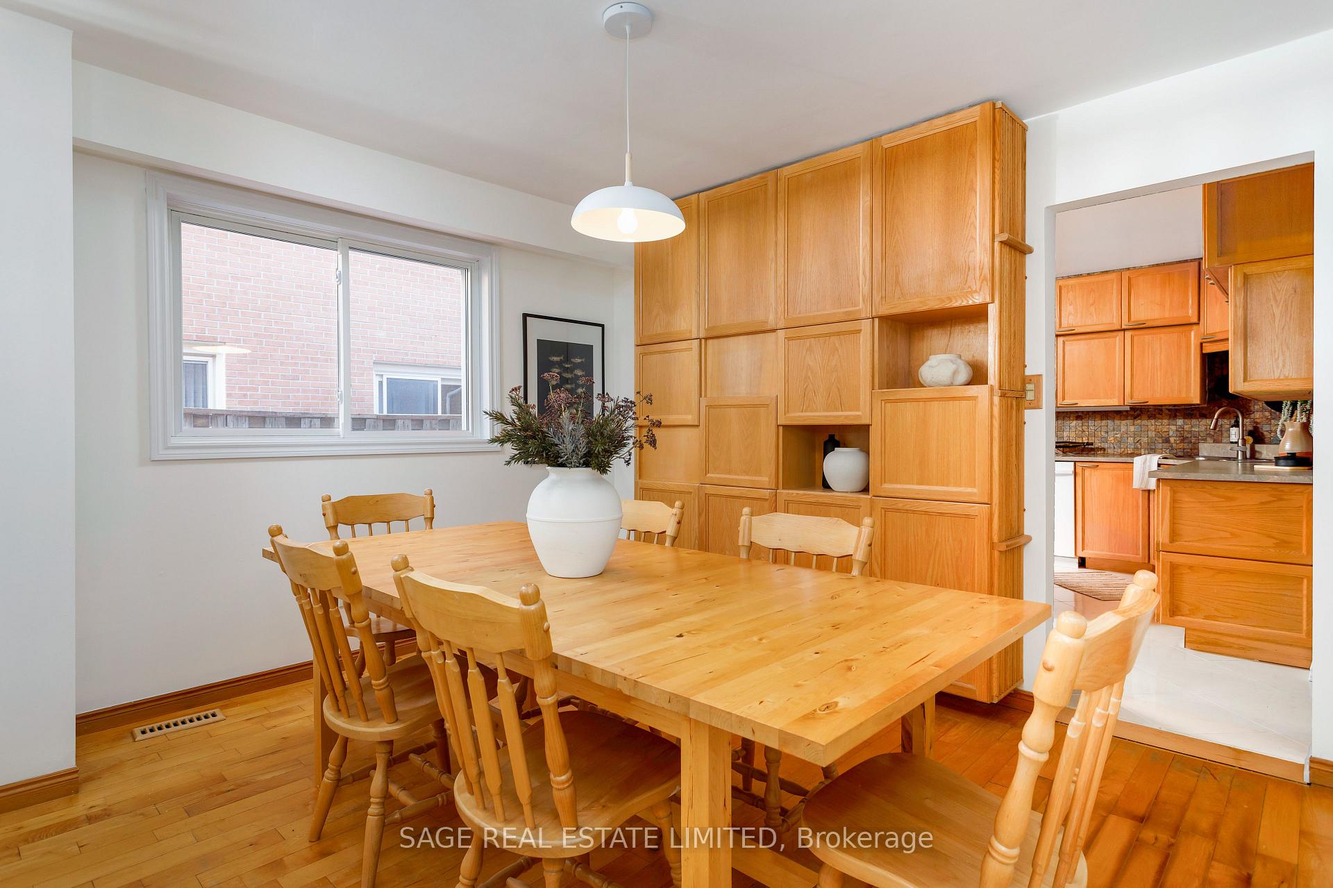 Photo 5 of 4102 Taffey Crescent, Mississauga, Erin Mills — HOMEH