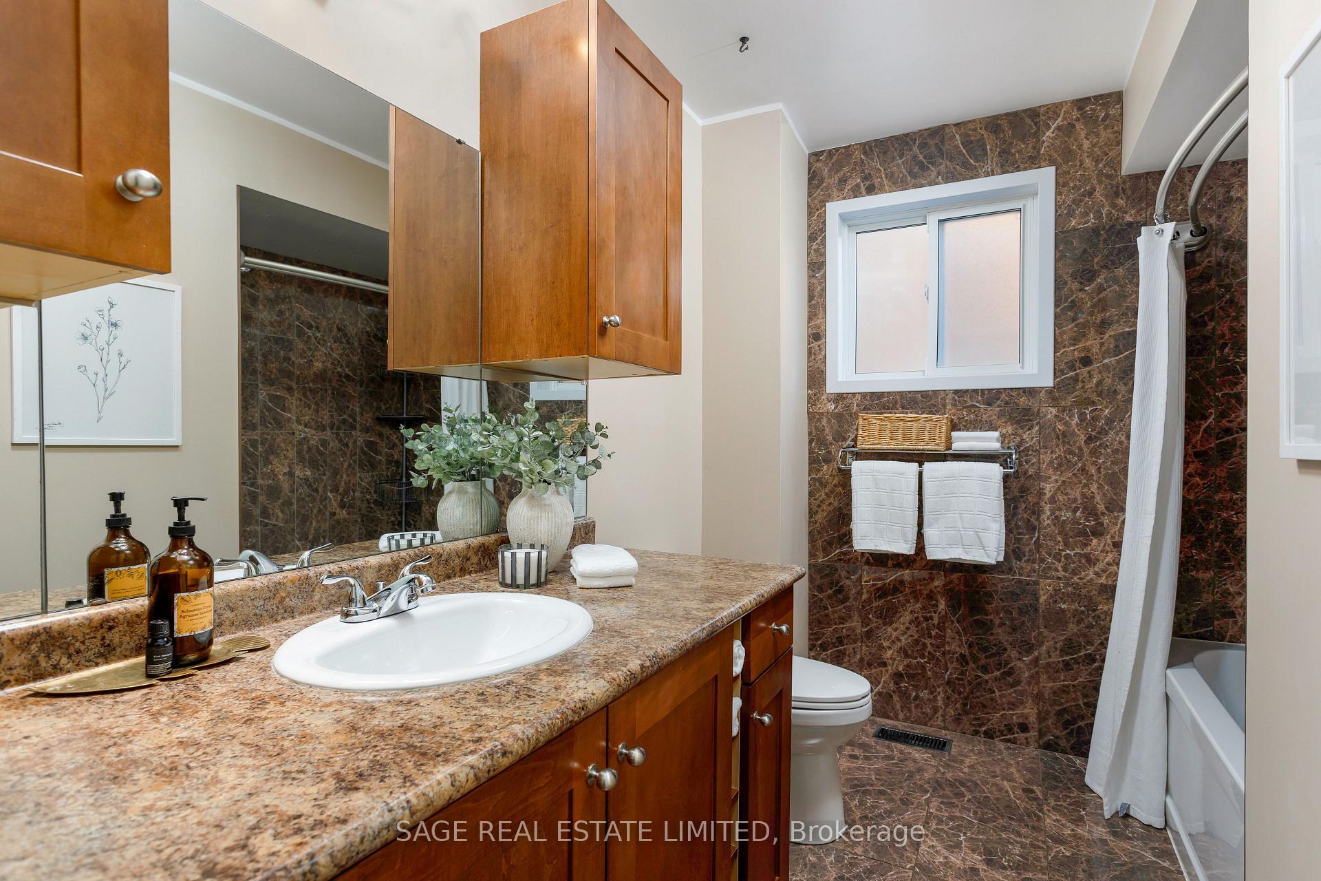 Photo 13 of 4102 Taffey Crescent, Mississauga, Erin Mills — HOMEH