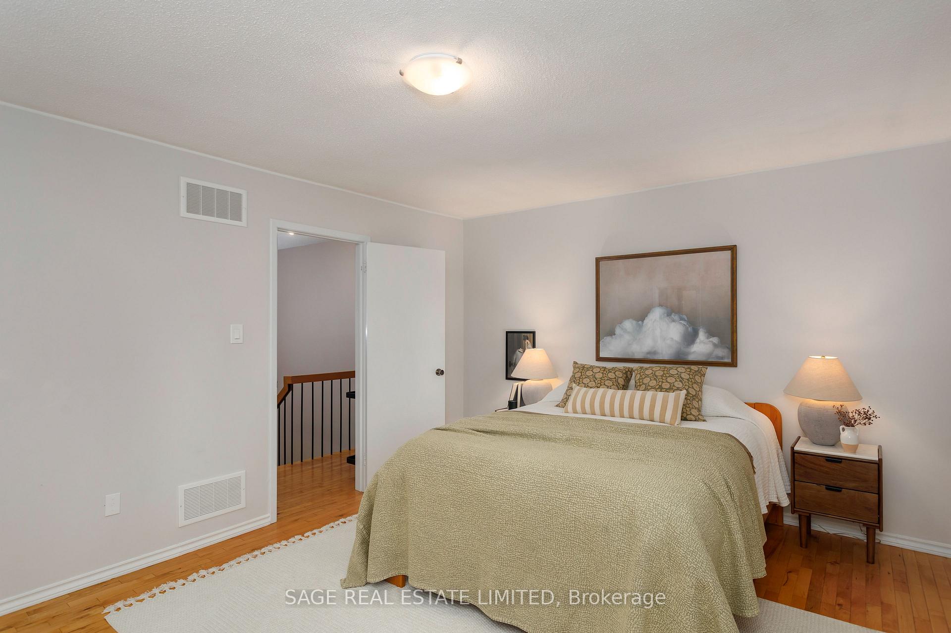 Photo 16 of 4102 Taffey Crescent, Mississauga, Erin Mills — HOMEH