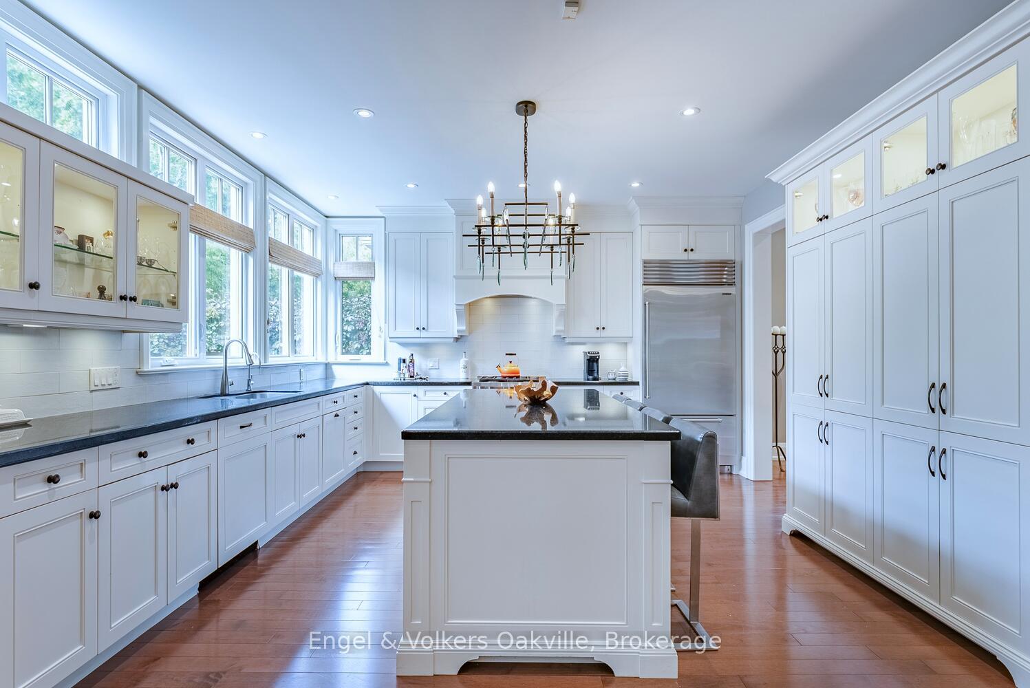 Photo 10 of 468 Wedgewood Drive, Oakville, Morrison — HOMEH