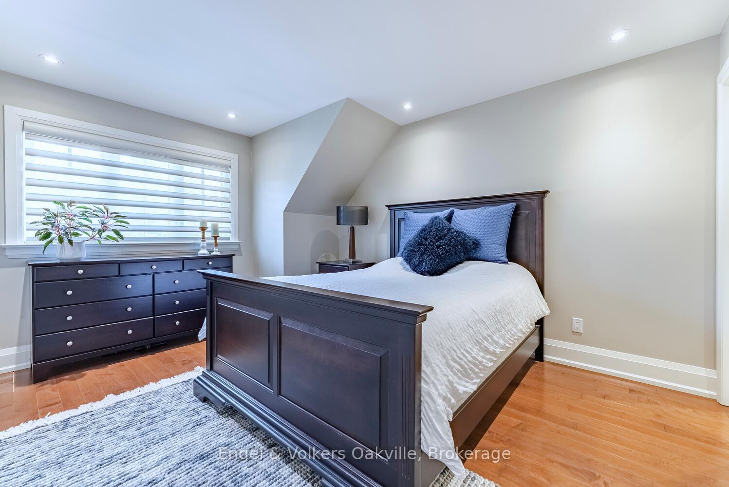 Photo 26 of 468 Wedgewood Drive, Oakville, Morrison — HOMEH