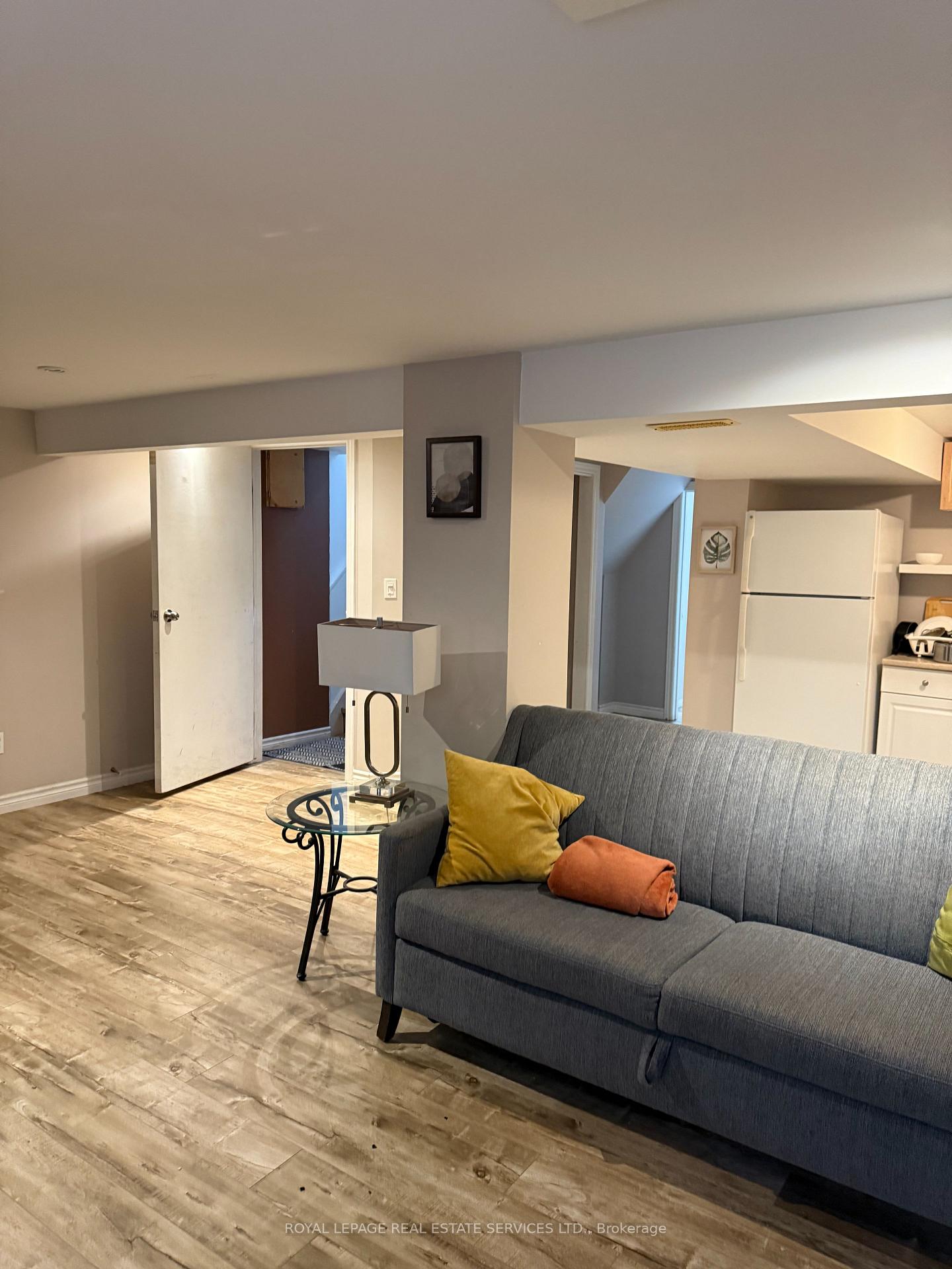 Photo 4 of 2402 Belyea Street, Oakville, Bronte — HOMEH