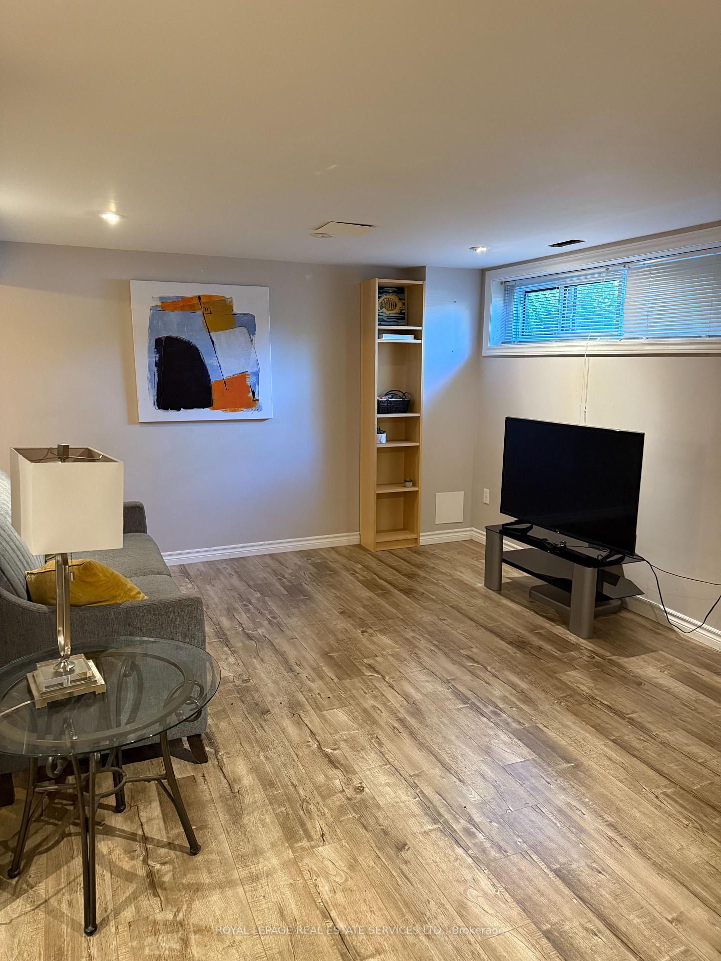 Photo 5 of 2402 Belyea Street, Oakville, Bronte — HOMEH