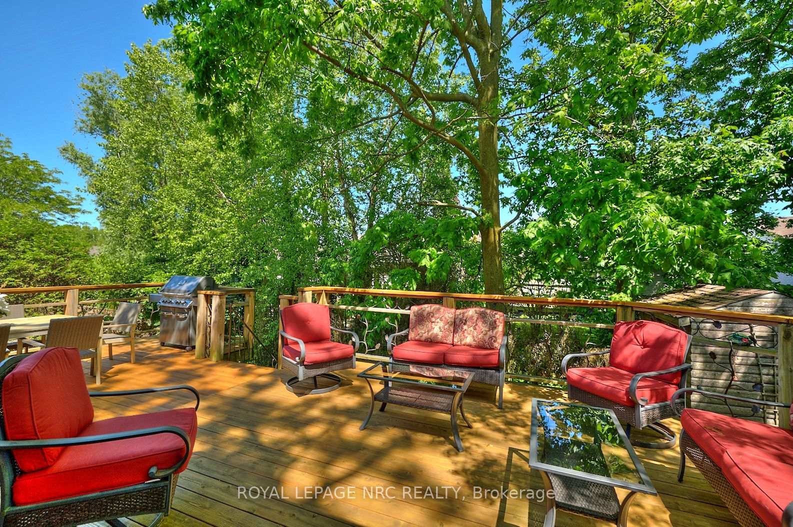 Photo 2 of 7 Scottdale Court, Pelham, Fonthill — HOMEH
