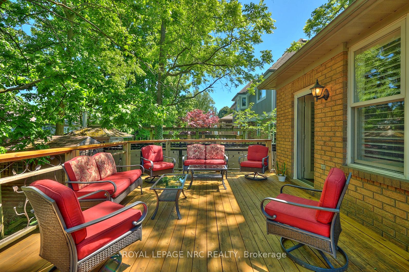 Photo 3 of 7 Scottdale Court, Pelham, Fonthill — HOMEH