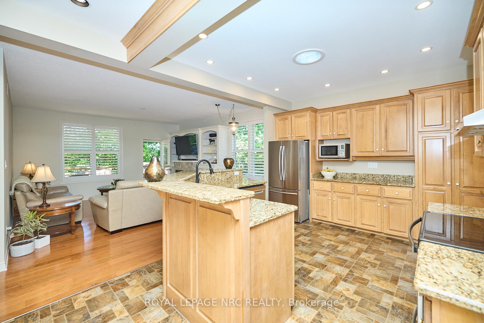 Photo 17 of 7 Scottdale Court, Pelham, Fonthill — HOMEH