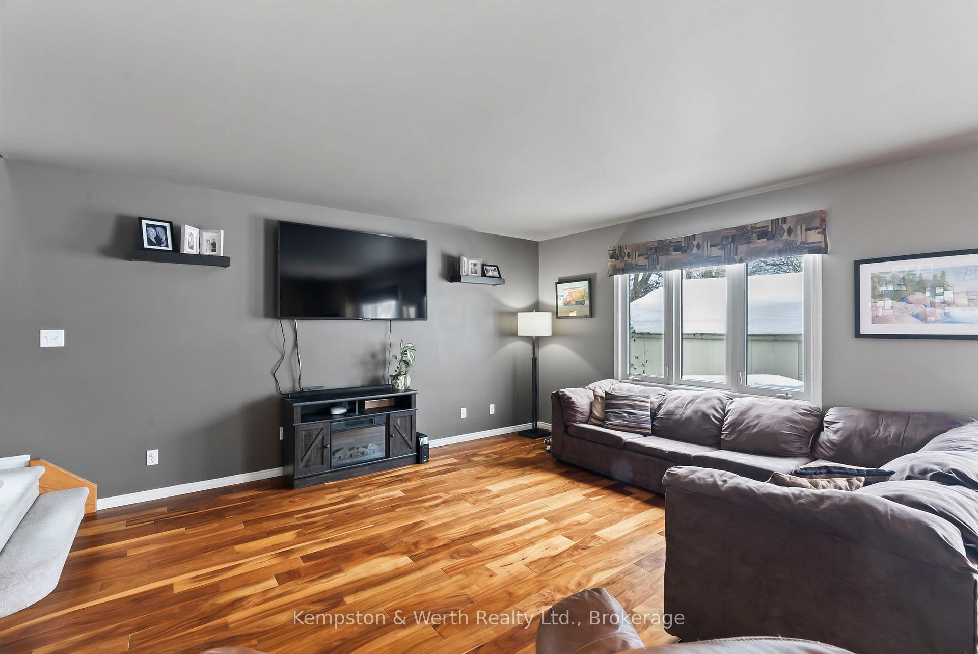 Photo 13 of 581 Inkerman Street E, North Perth, Listowel — HOMEH
