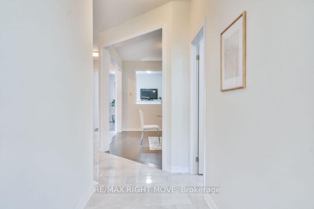 Photo 4 of 3117 Orion Boulevard, Orillia — HOMEH
