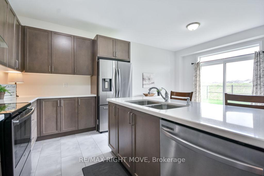 Photo 8 of 3117 Orion Boulevard, Orillia — HOMEH
