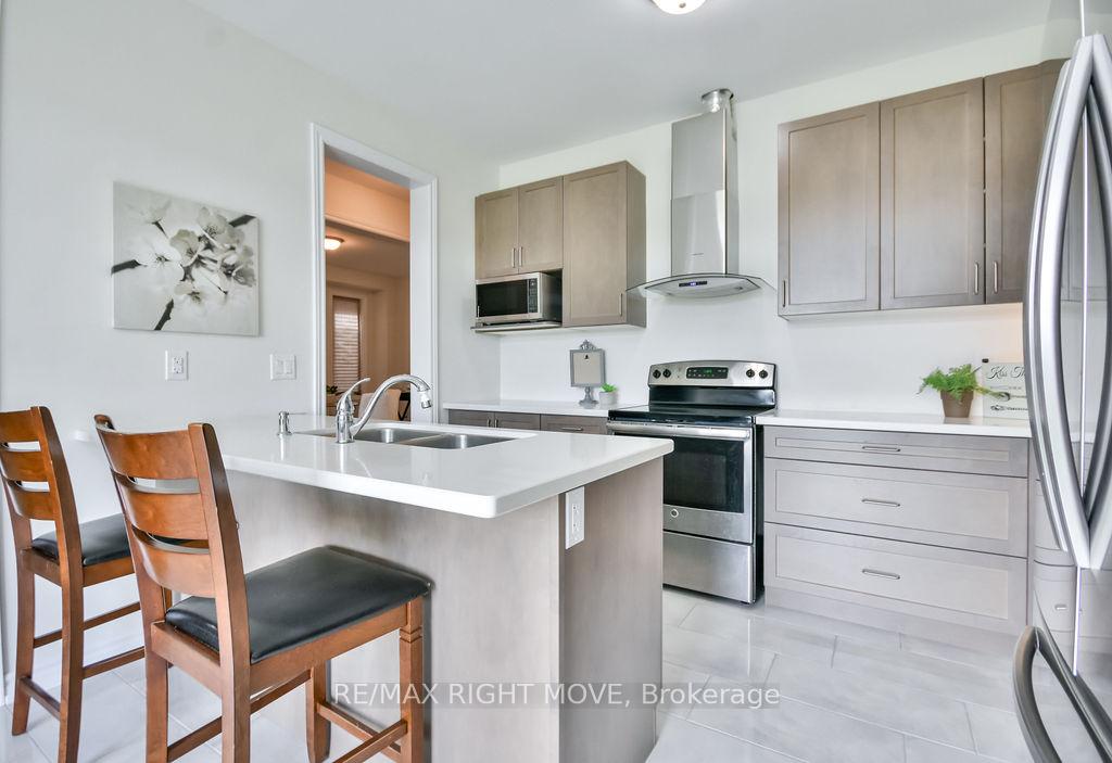 Photo 10 of 3117 Orion Boulevard, Orillia — HOMEH