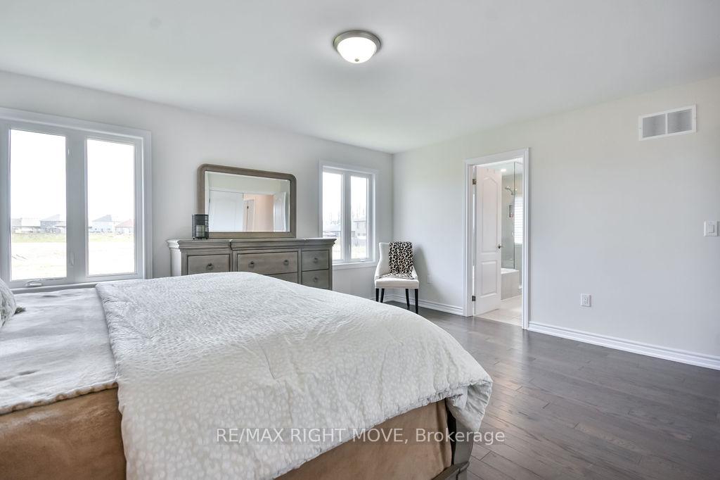Photo 18 of 3117 Orion Boulevard, Orillia — HOMEH