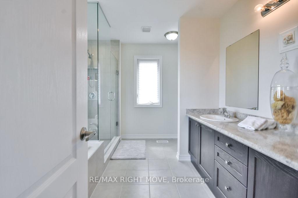 Photo 19 of 3117 Orion Boulevard, Orillia — HOMEH