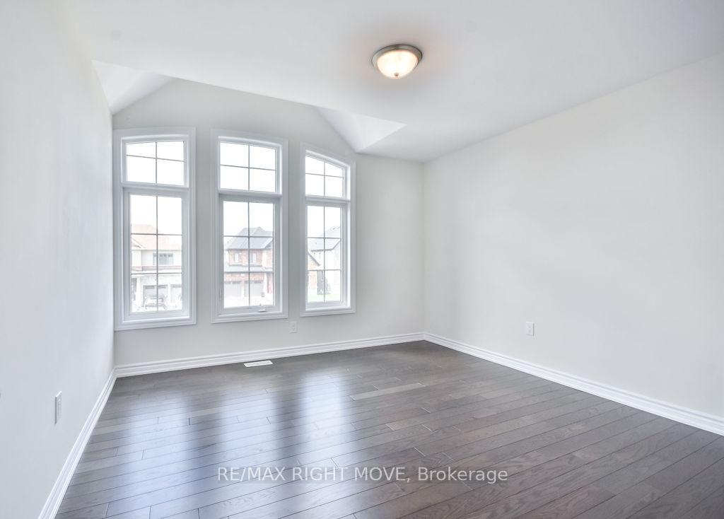 Photo 22 of 3117 Orion Boulevard, Orillia — HOMEH