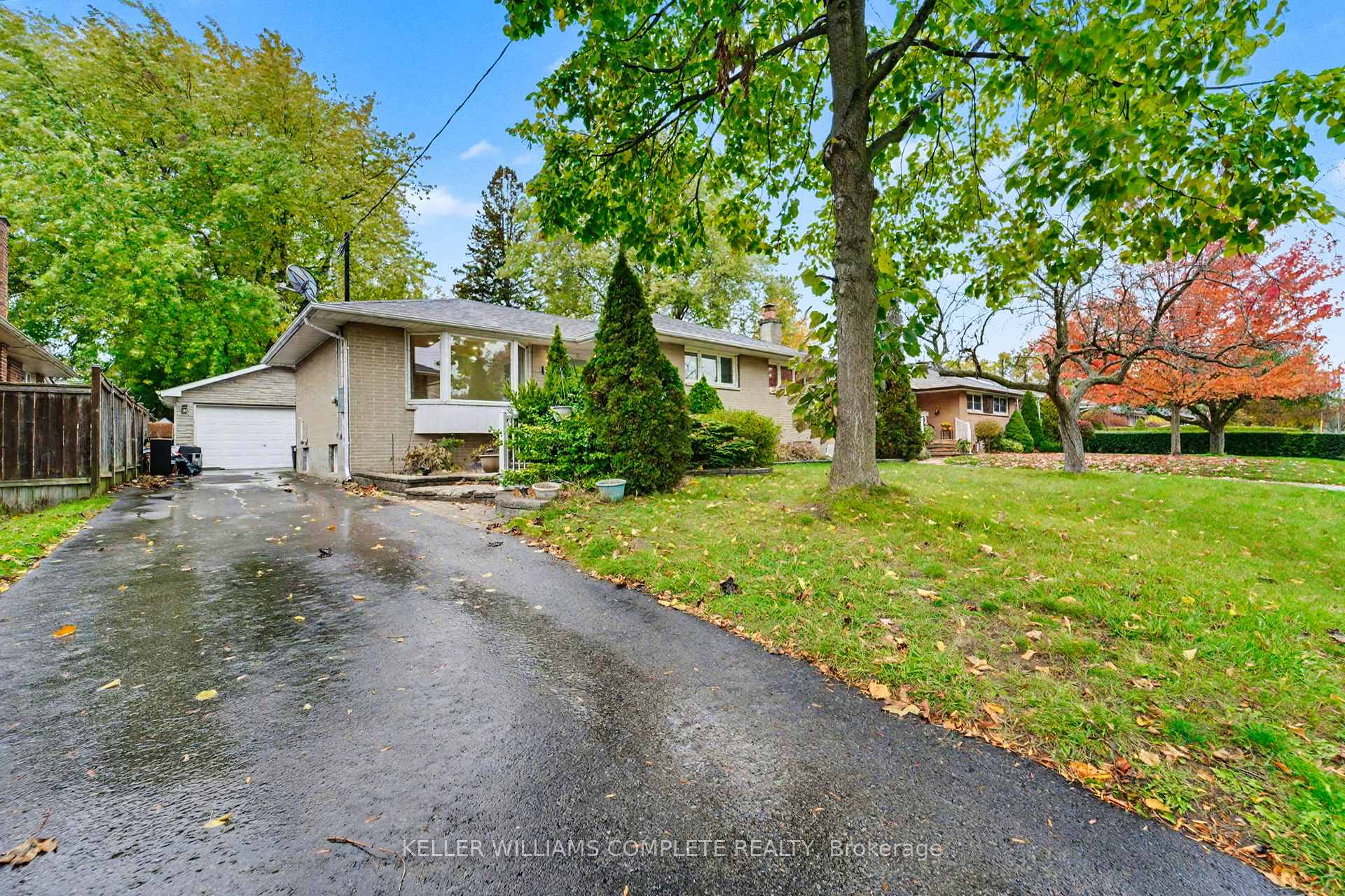 Photo 3 of 512 Finucane Street, Oshawa, McLaughlin — HOMEH