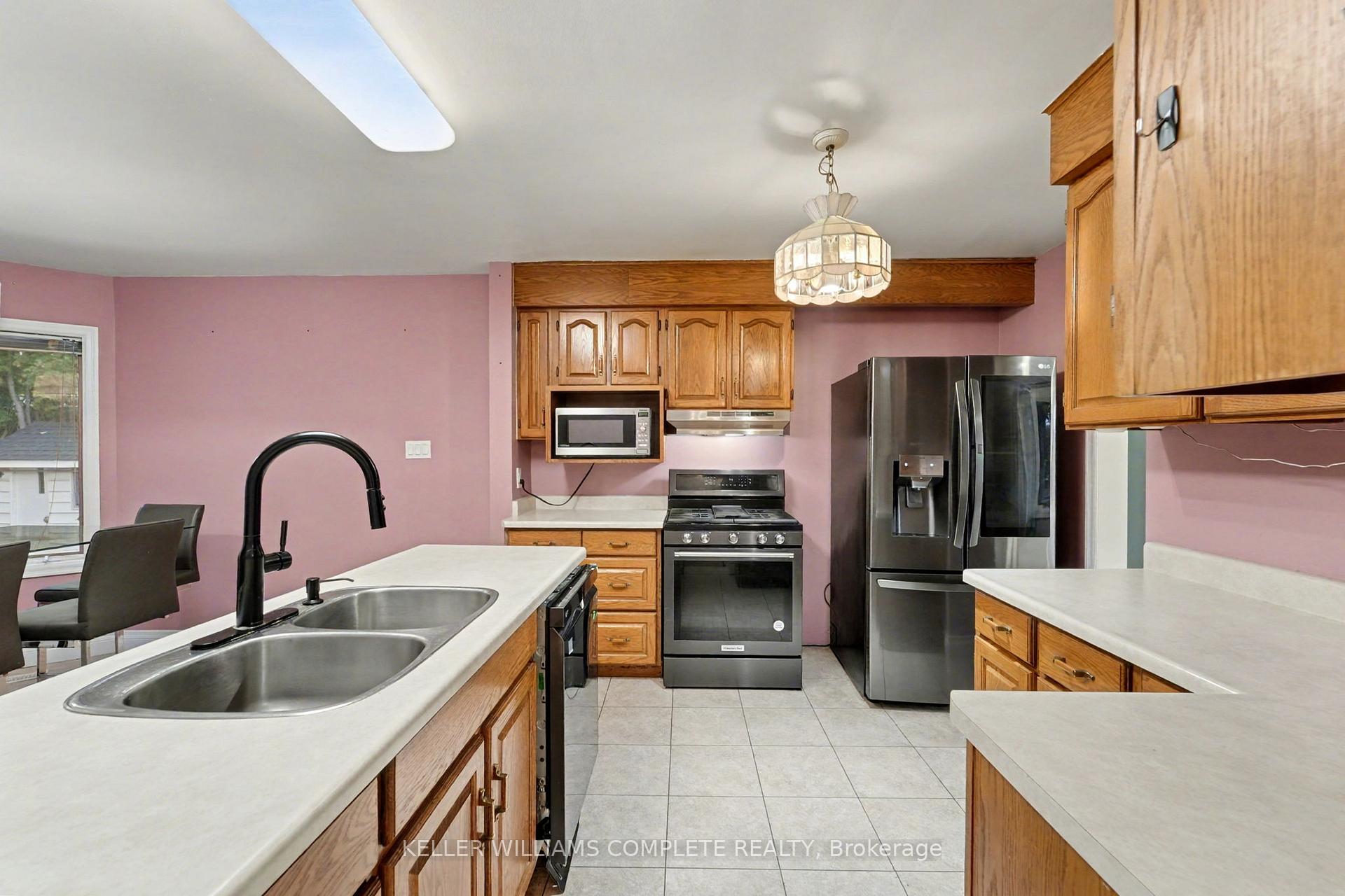 Photo 11 of 512 Finucane Street, Oshawa, McLaughlin — HOMEH