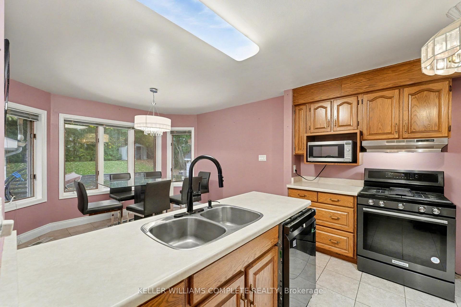 Photo 12 of 512 Finucane Street, Oshawa, McLaughlin — HOMEH
